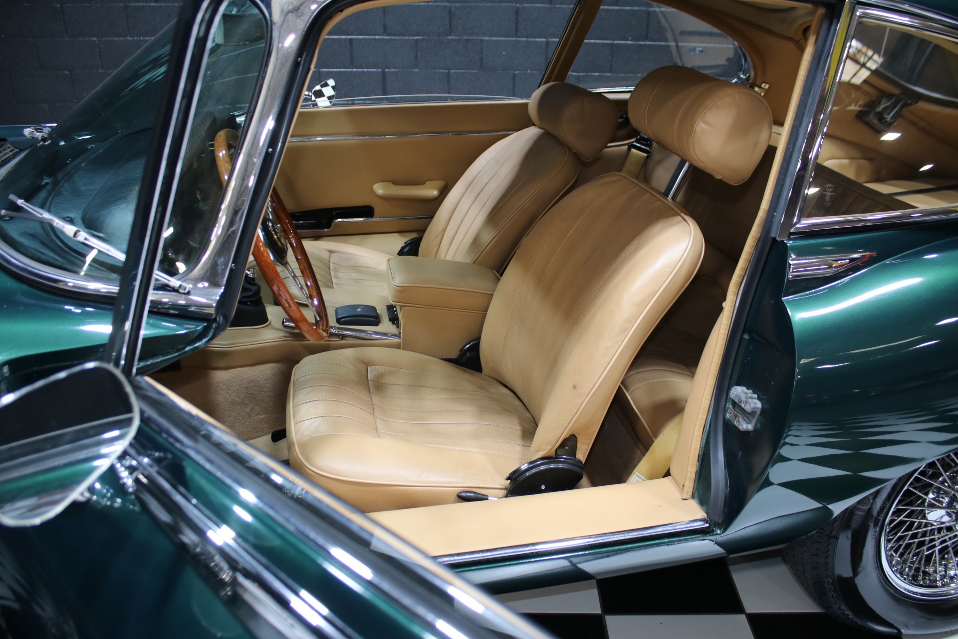 1970 Jaguar XK-E 54