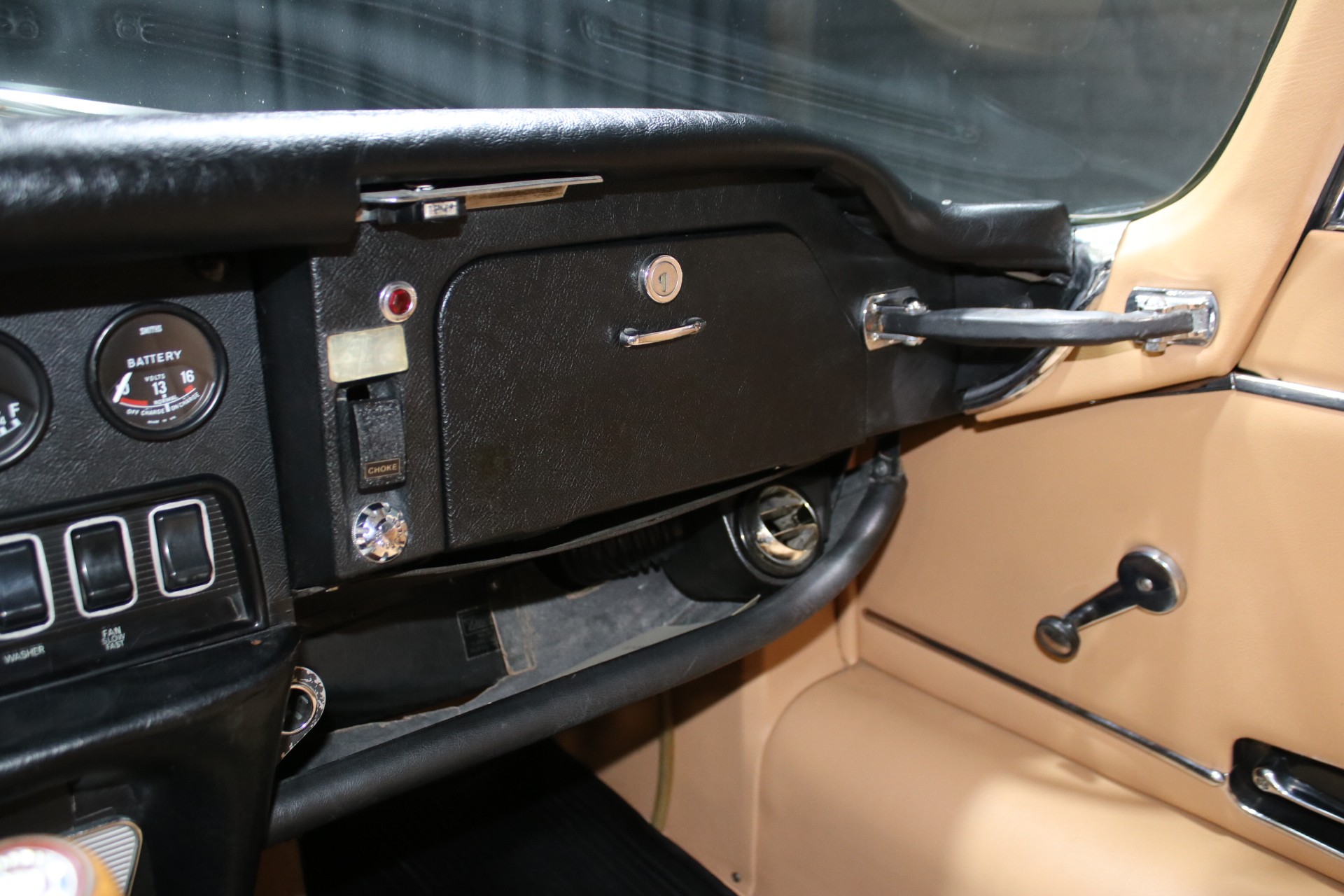 1970 Jaguar XK-E 57
