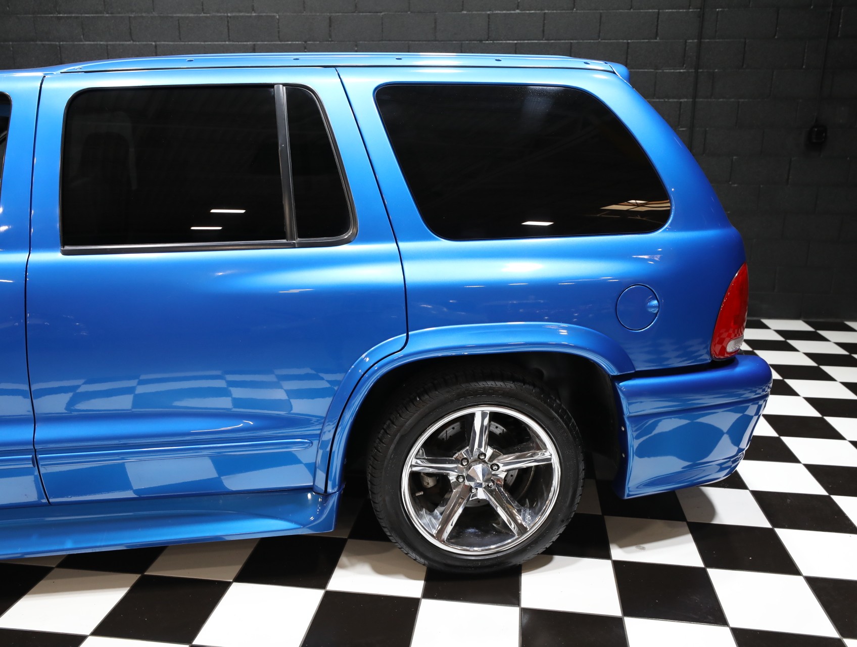 1999 Dodge Durango 26