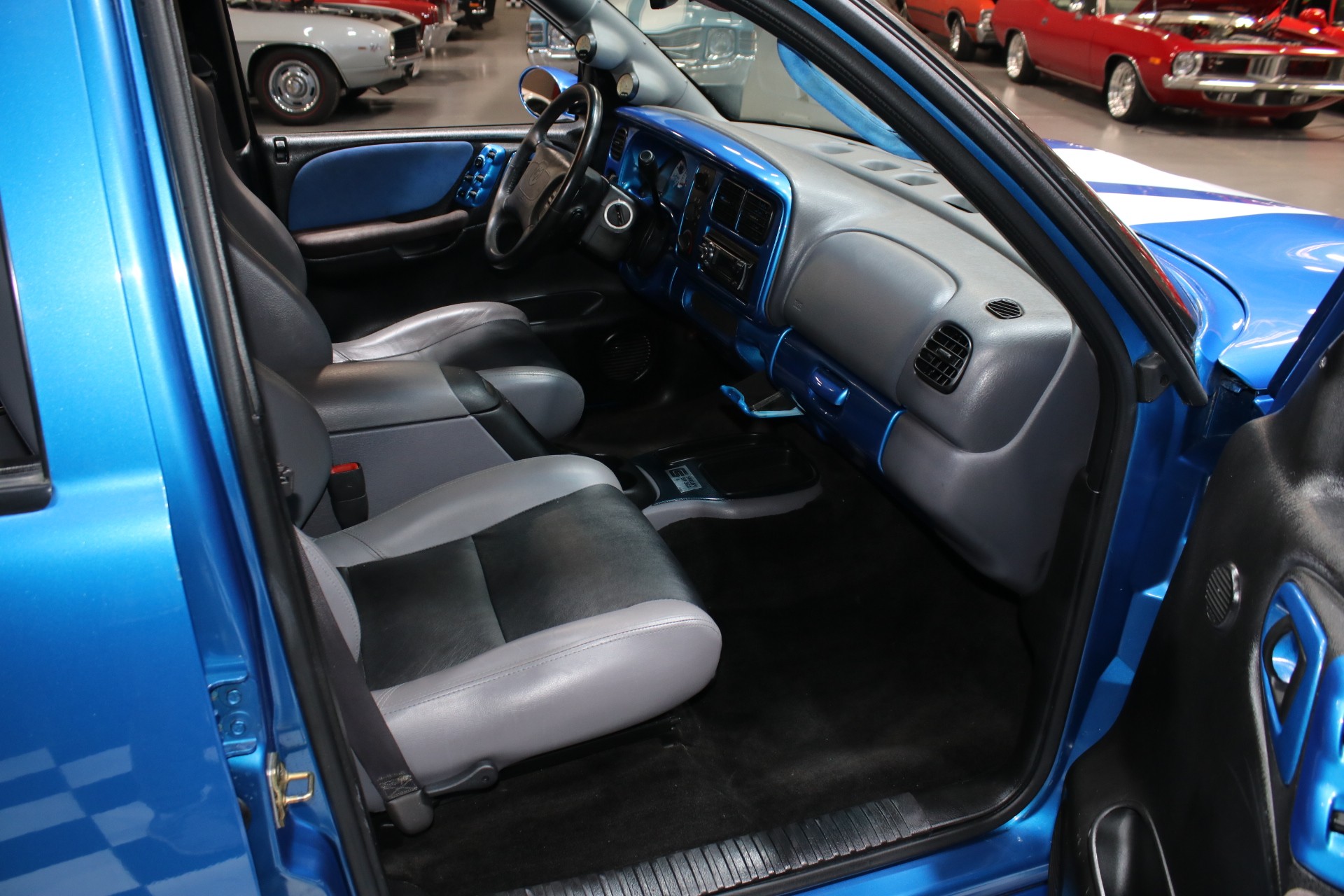 1999 Dodge Durango 36