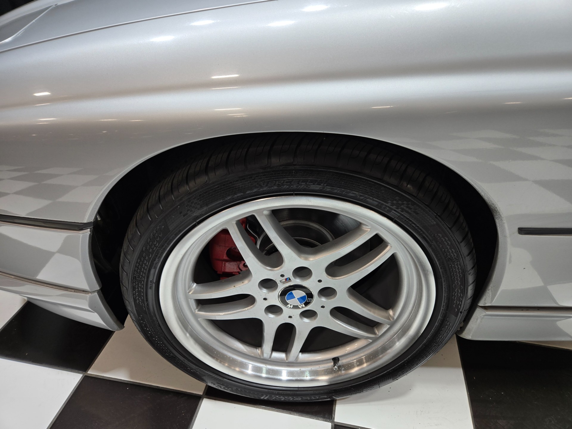 1991 BMW 8 Series 32