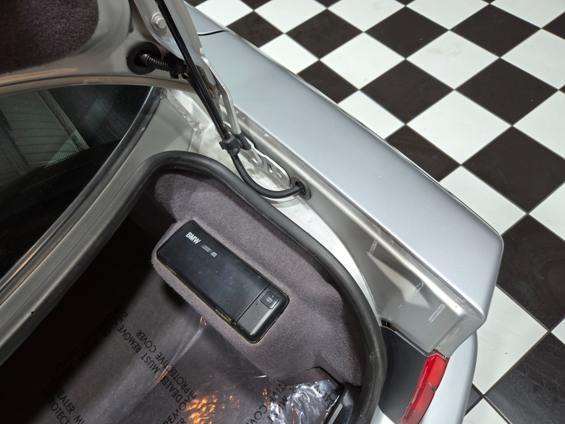 1991 BMW 8 Series 77