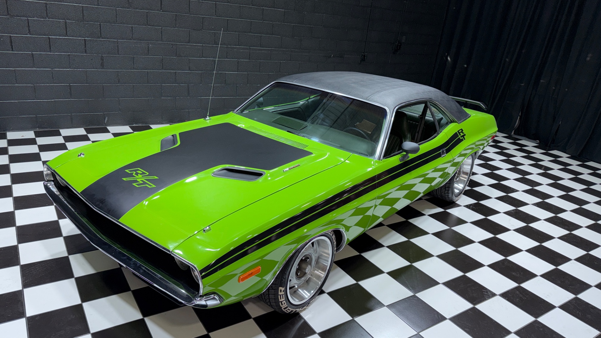 1973 Dodge Challenger 13