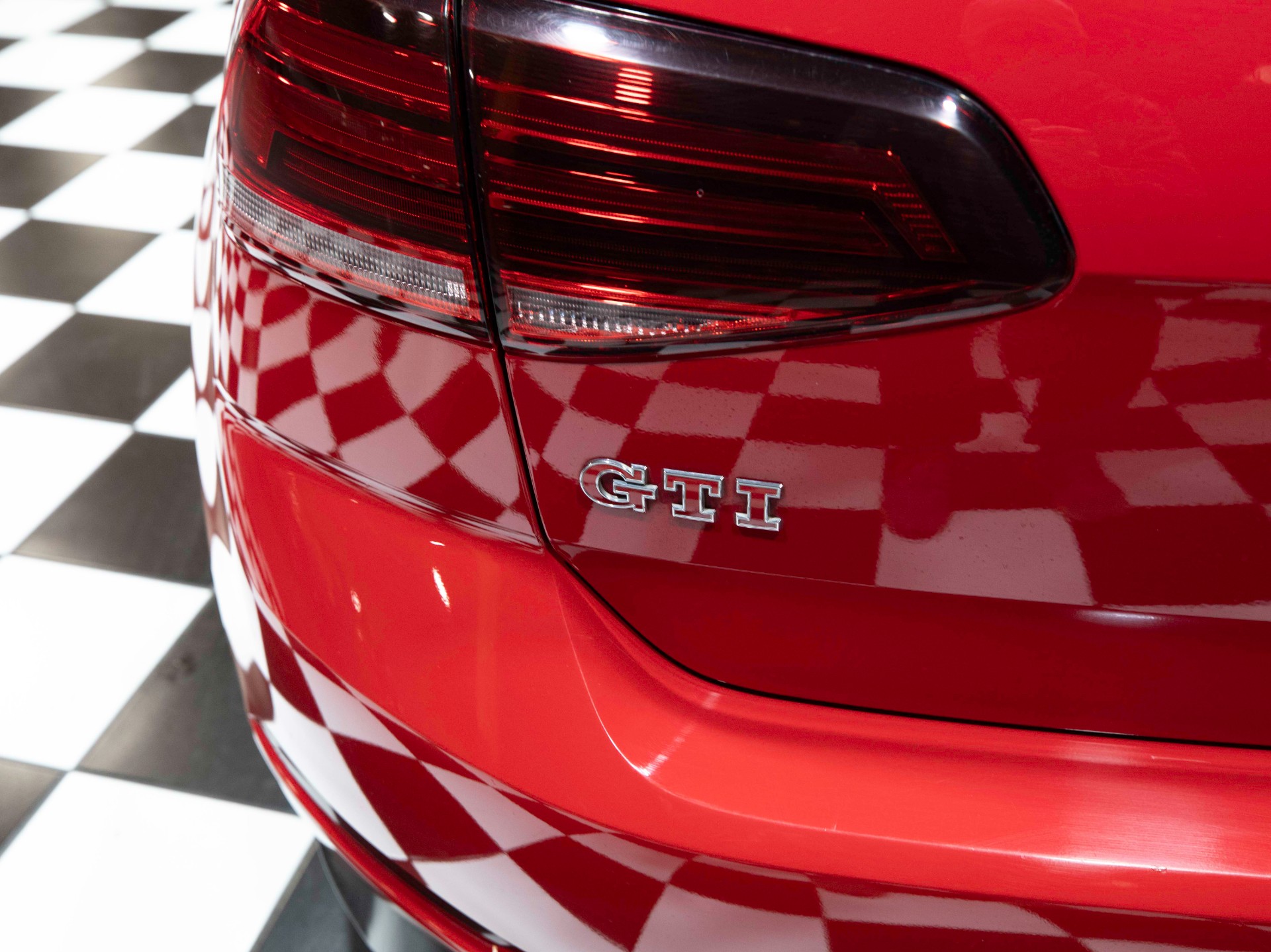 2019 Volkswagen Golf GTI 18