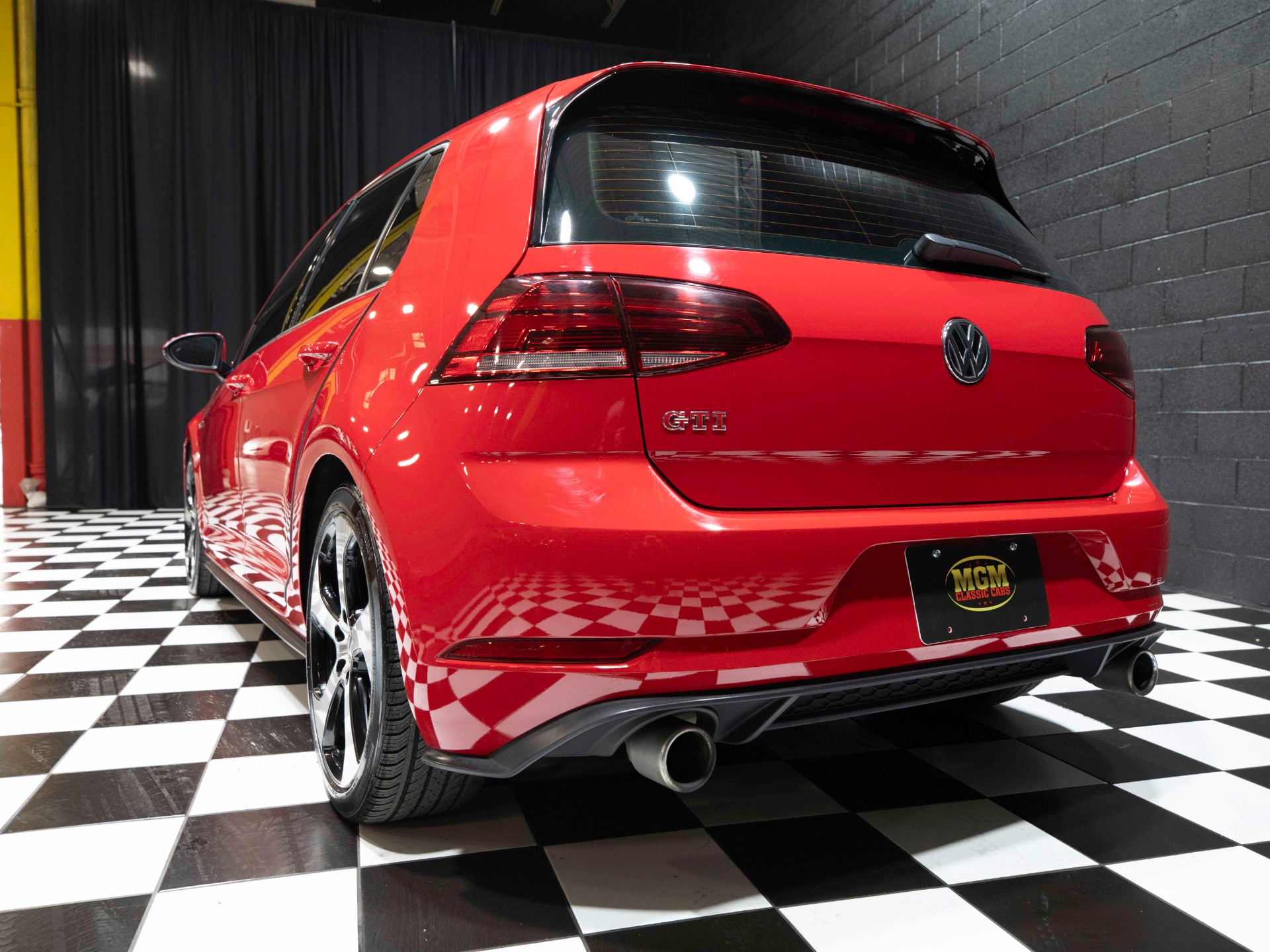 2019 Volkswagen Golf GTI 19