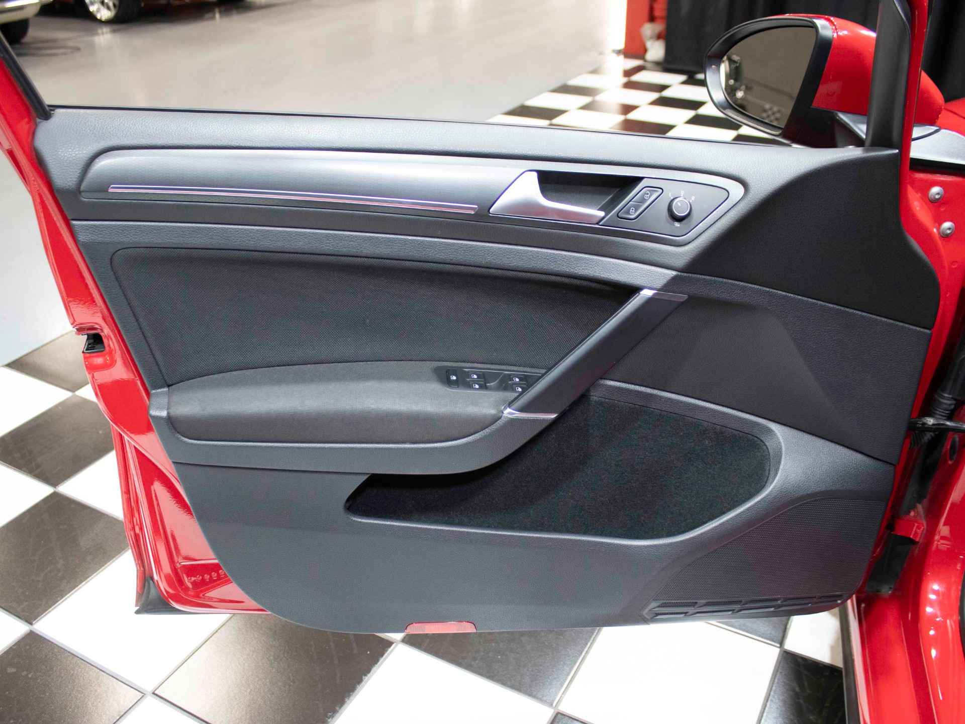 2019 Volkswagen Golf GTI 34