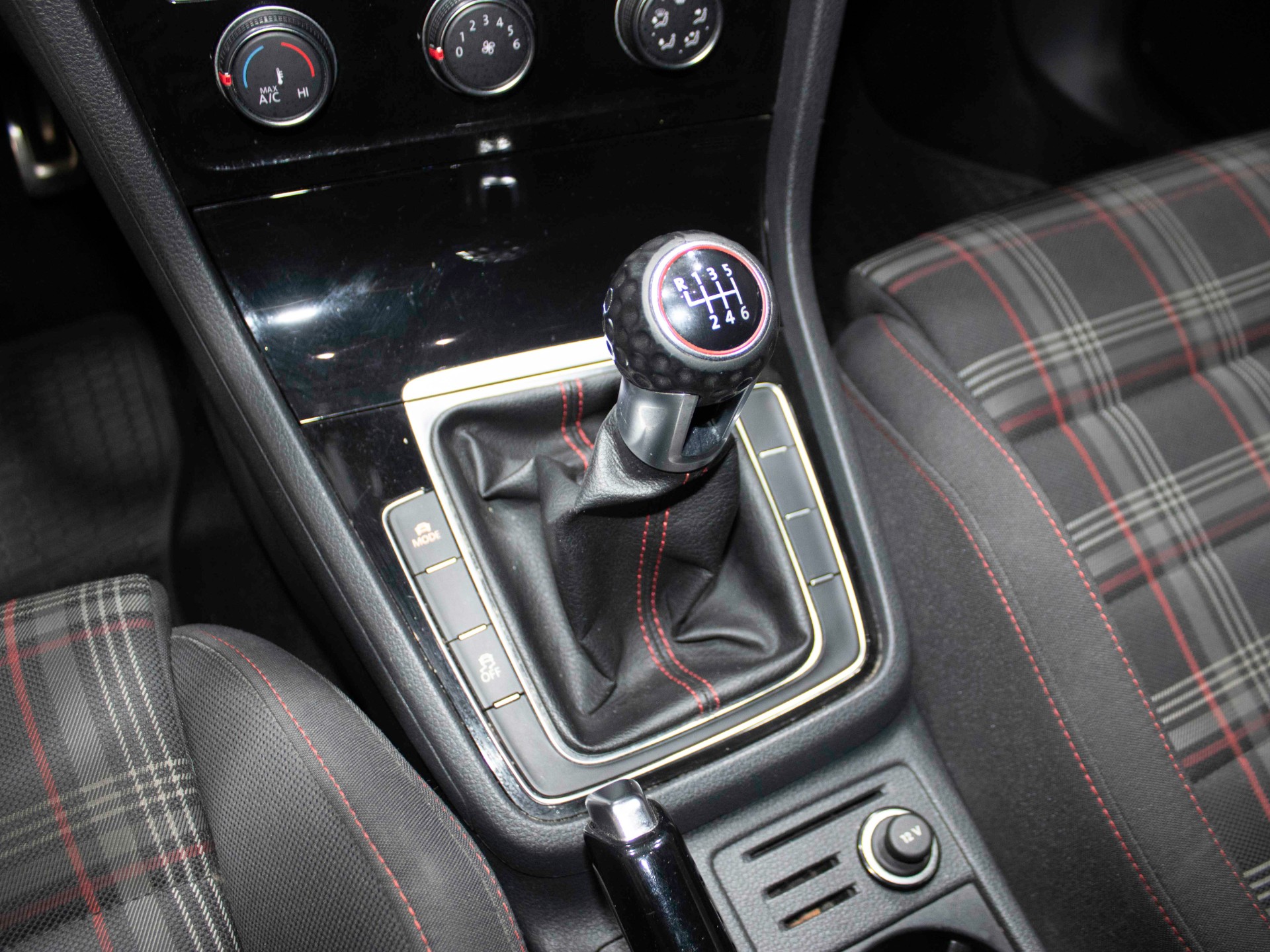 2019 Volkswagen Golf GTI 36