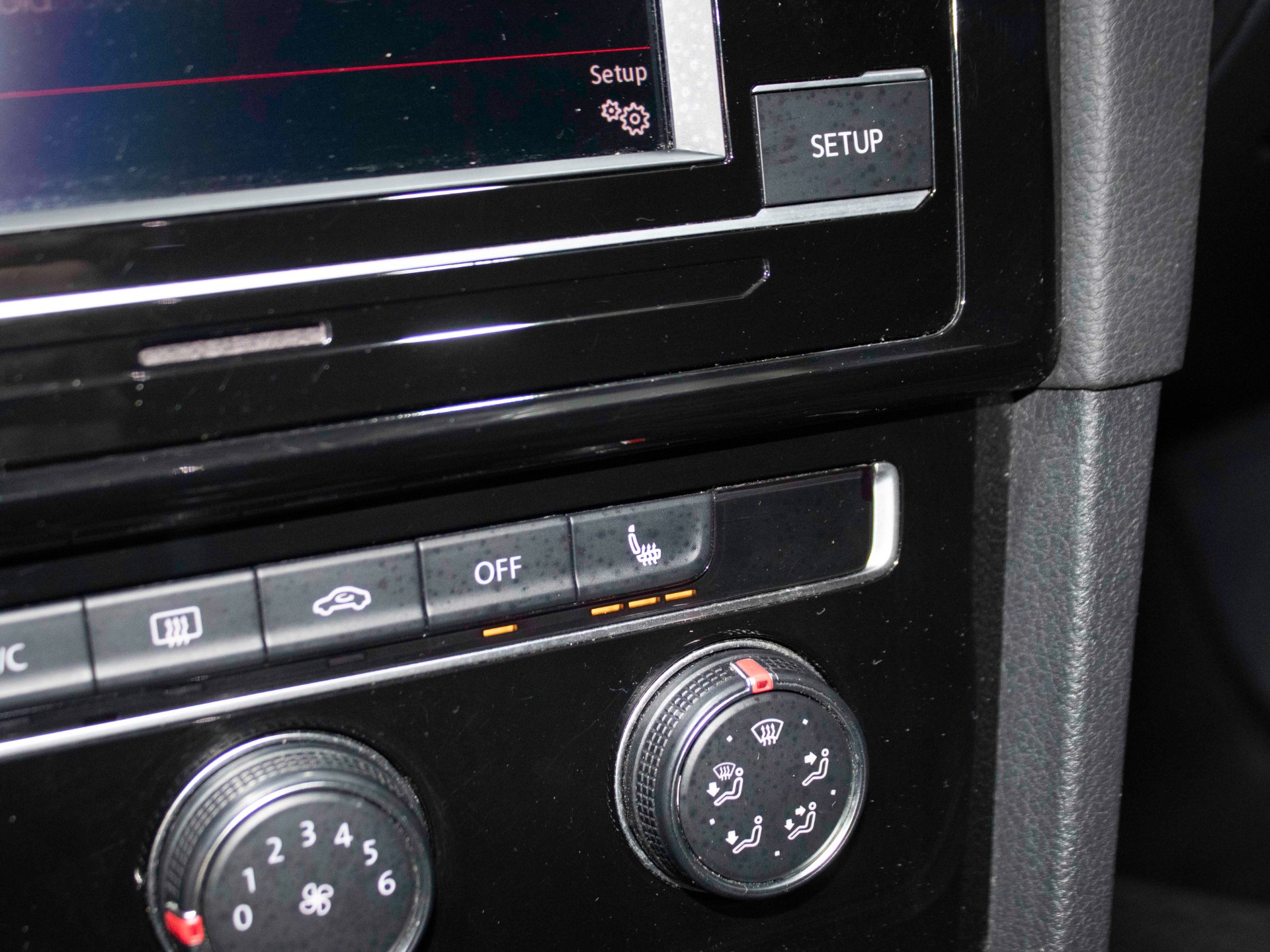 2019 Volkswagen Golf GTI 38