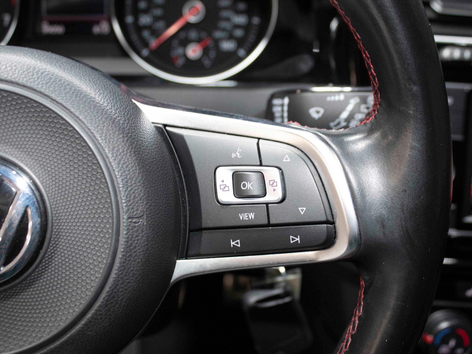2019 Volkswagen Golf GTI 40