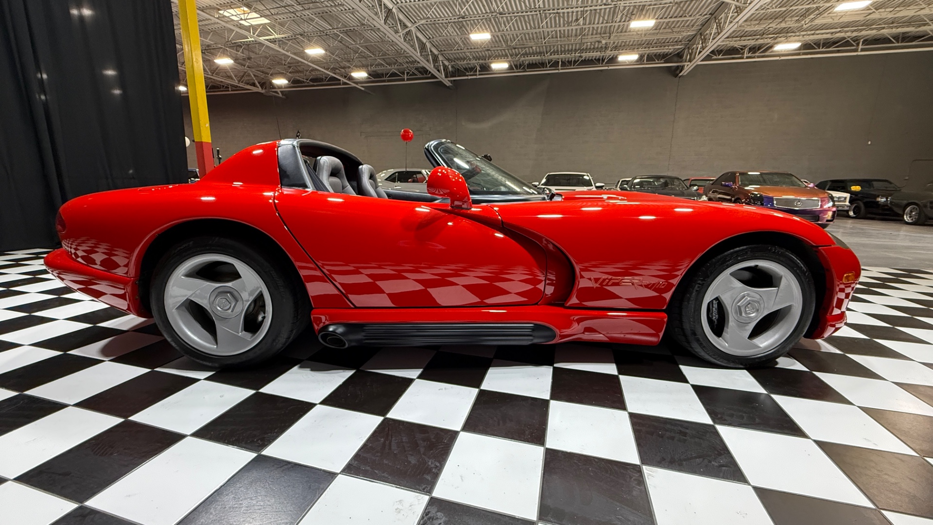 1992 Dodge Viper 12