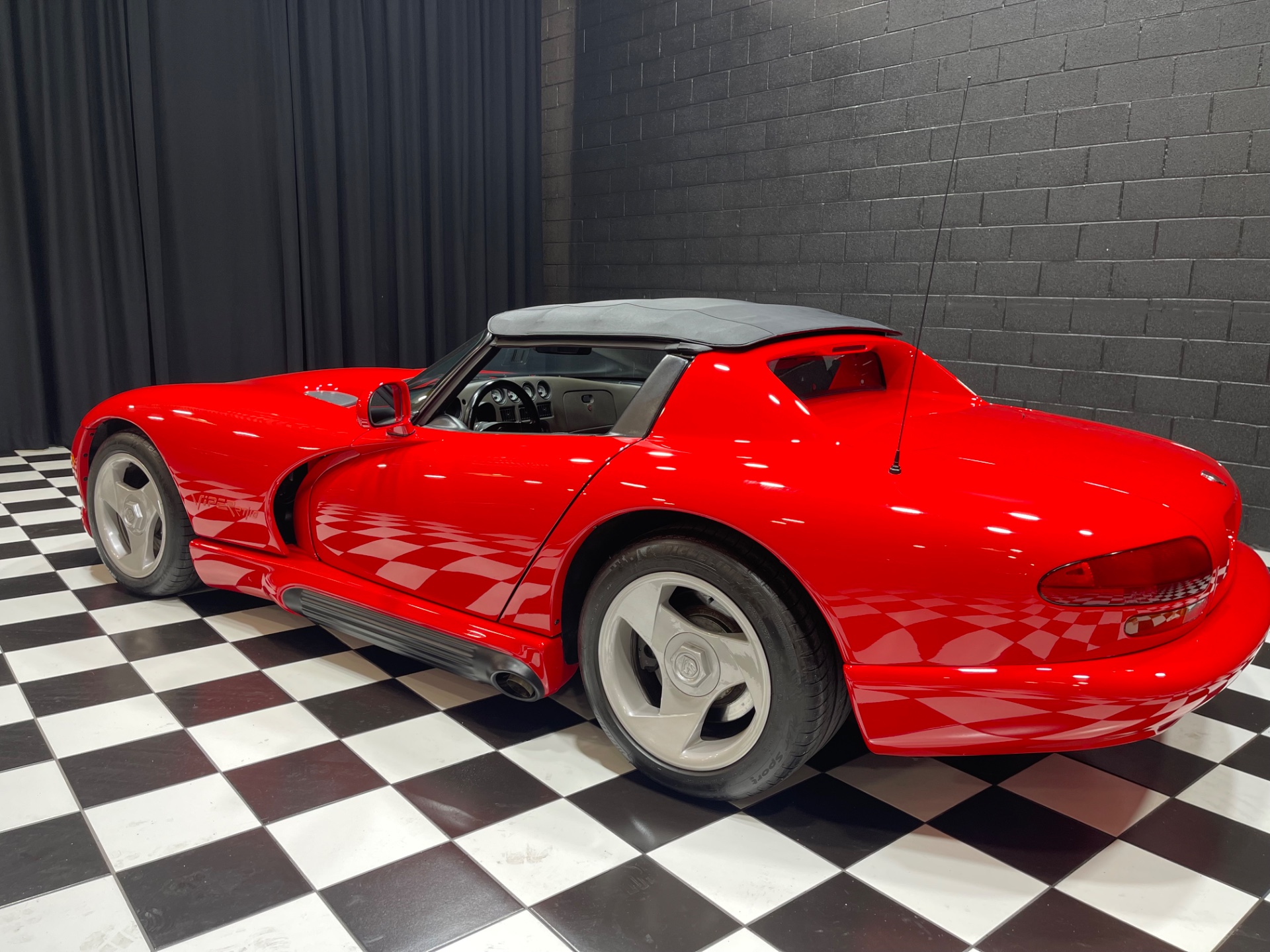 1992 Dodge Viper 125