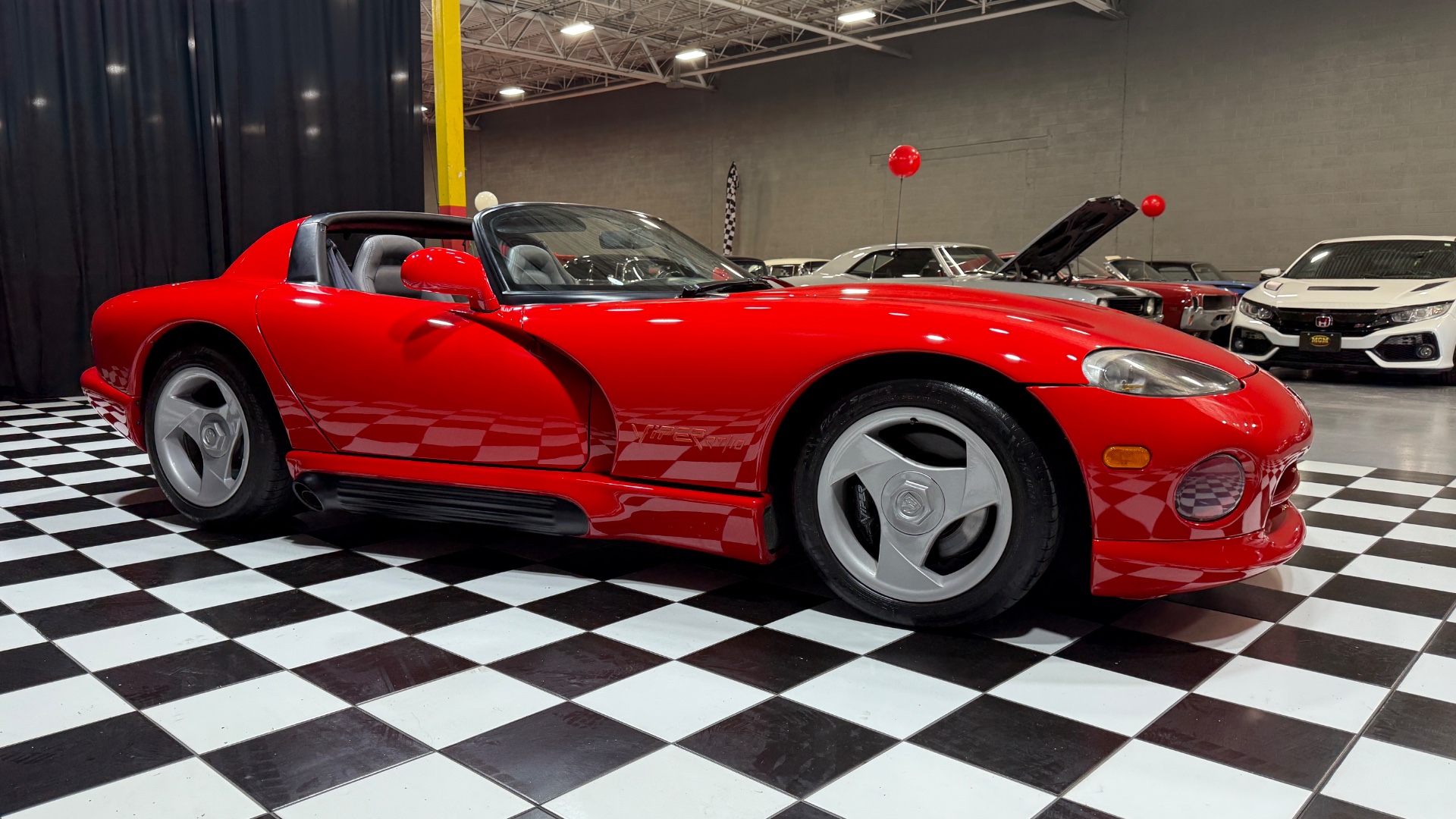 1992 Dodge Viper 13