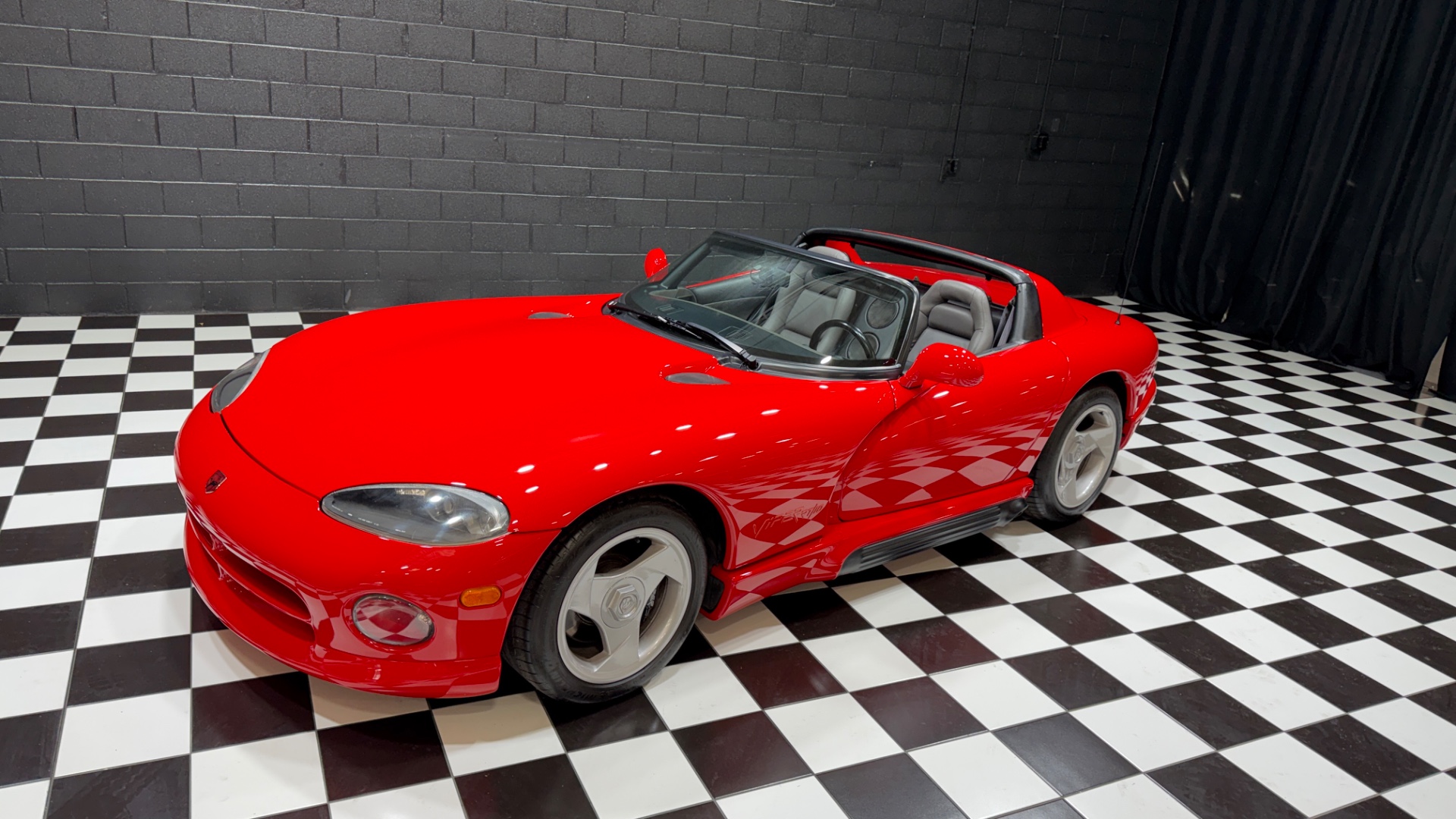 1992 Dodge Viper 16