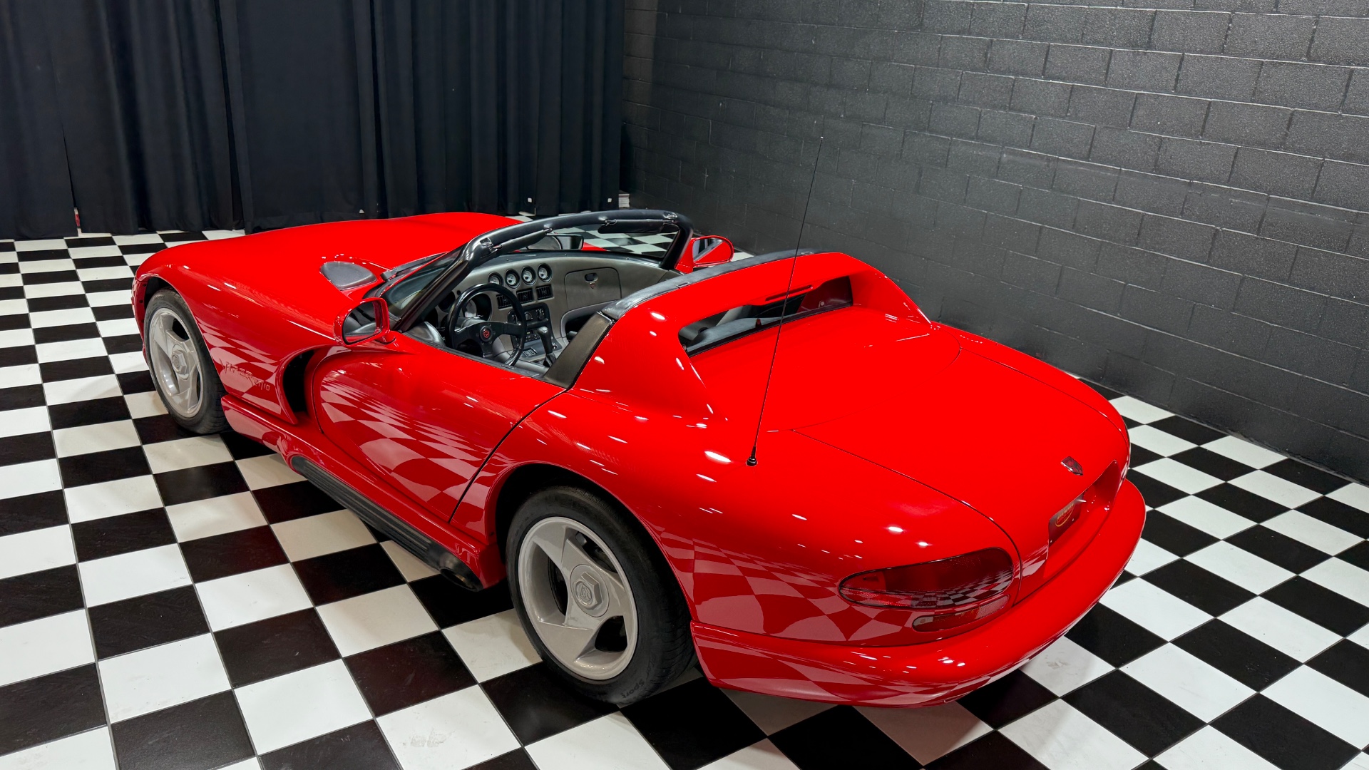 1992 Dodge Viper 18