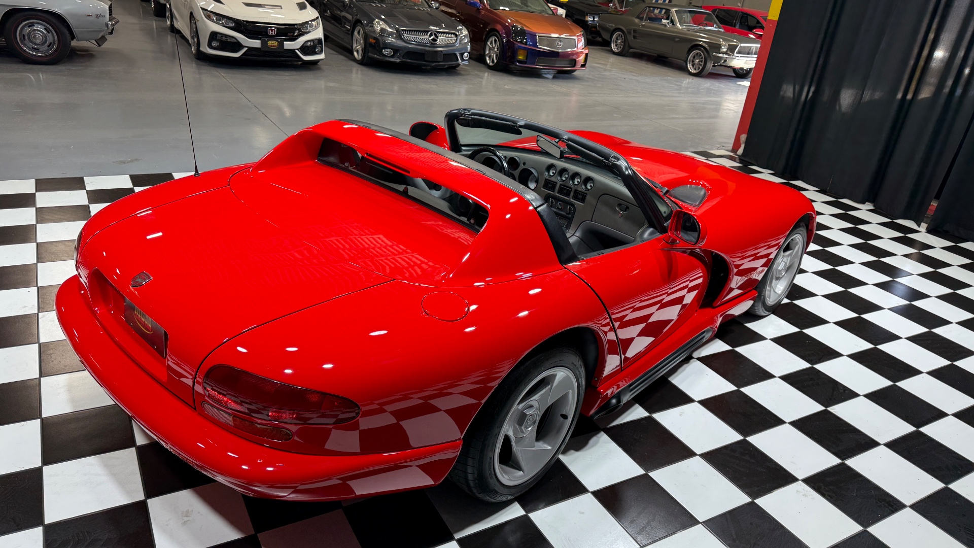1992 Dodge Viper 19