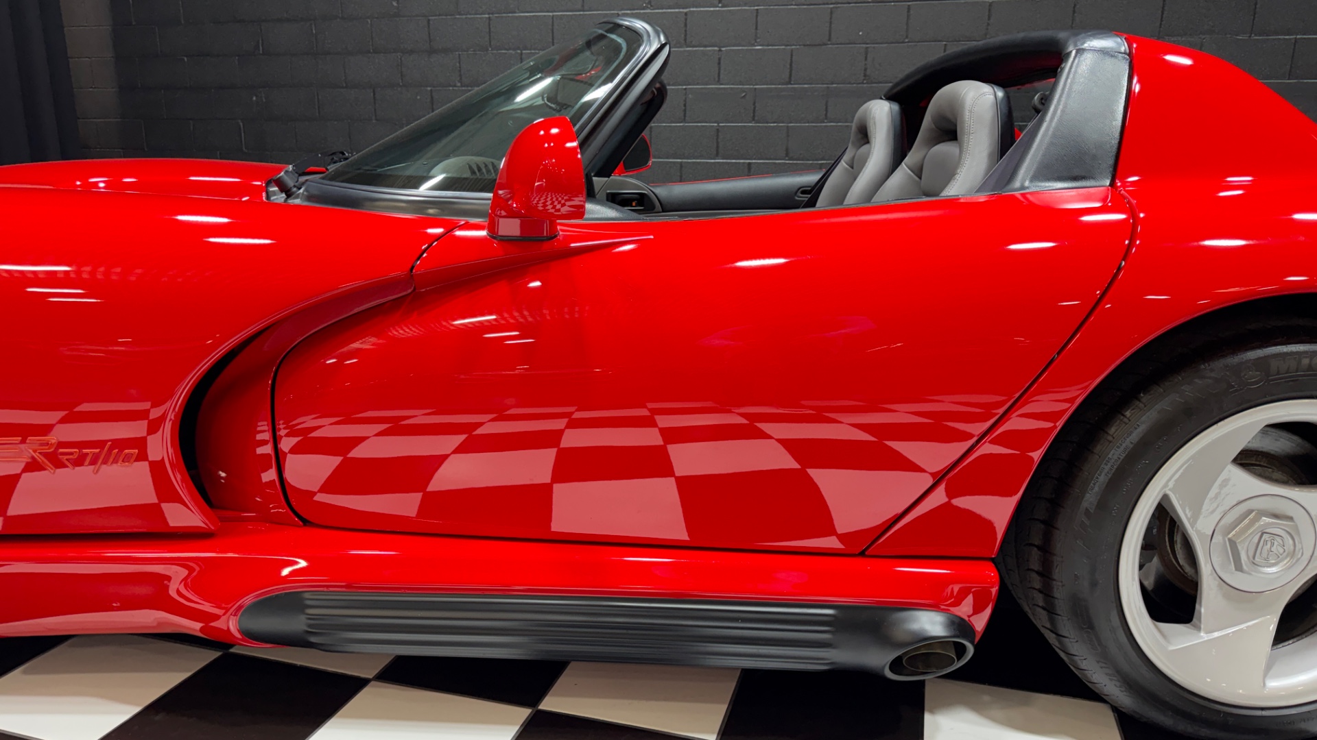 1992 Dodge Viper 22