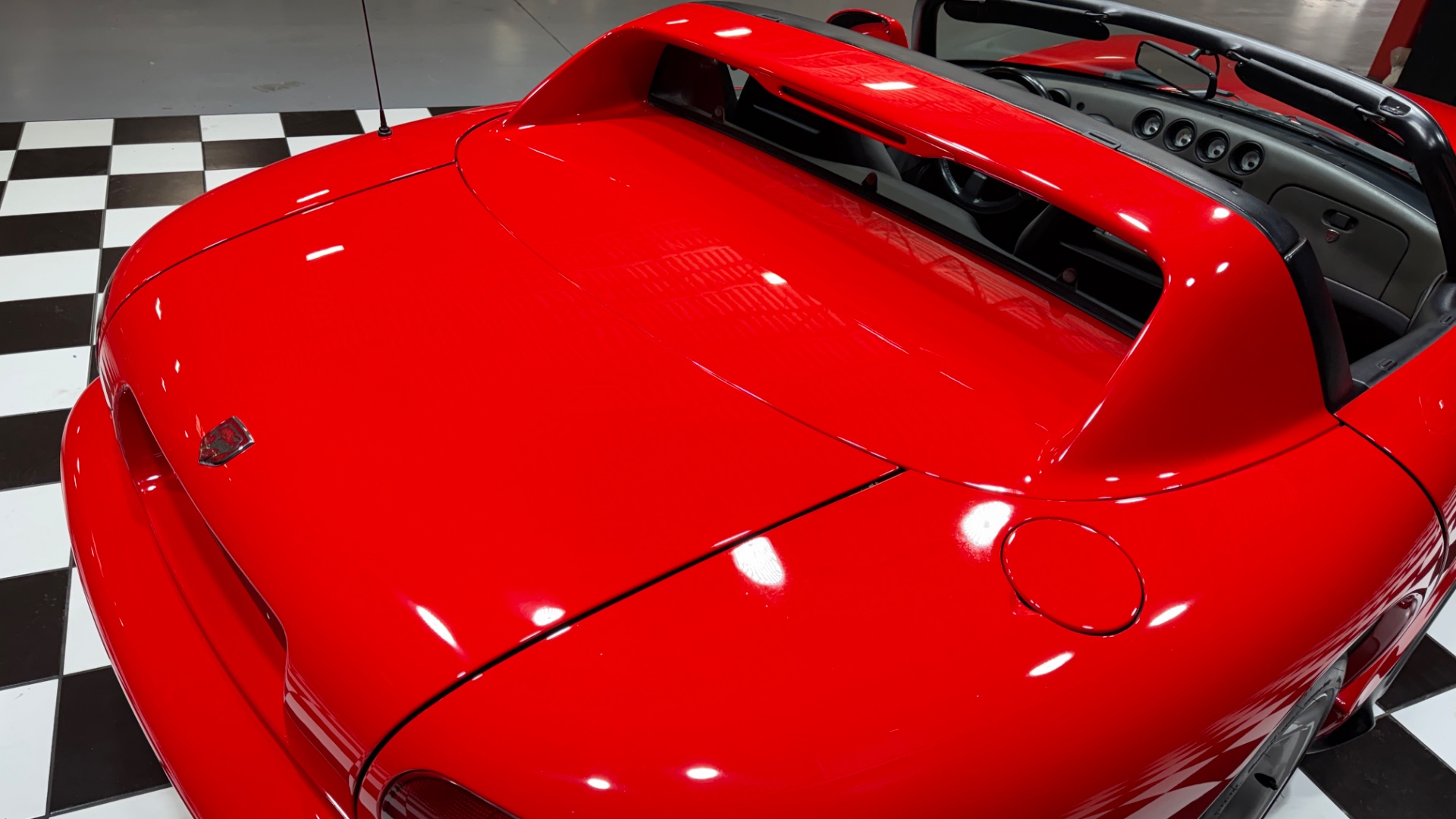 1992 Dodge Viper 32