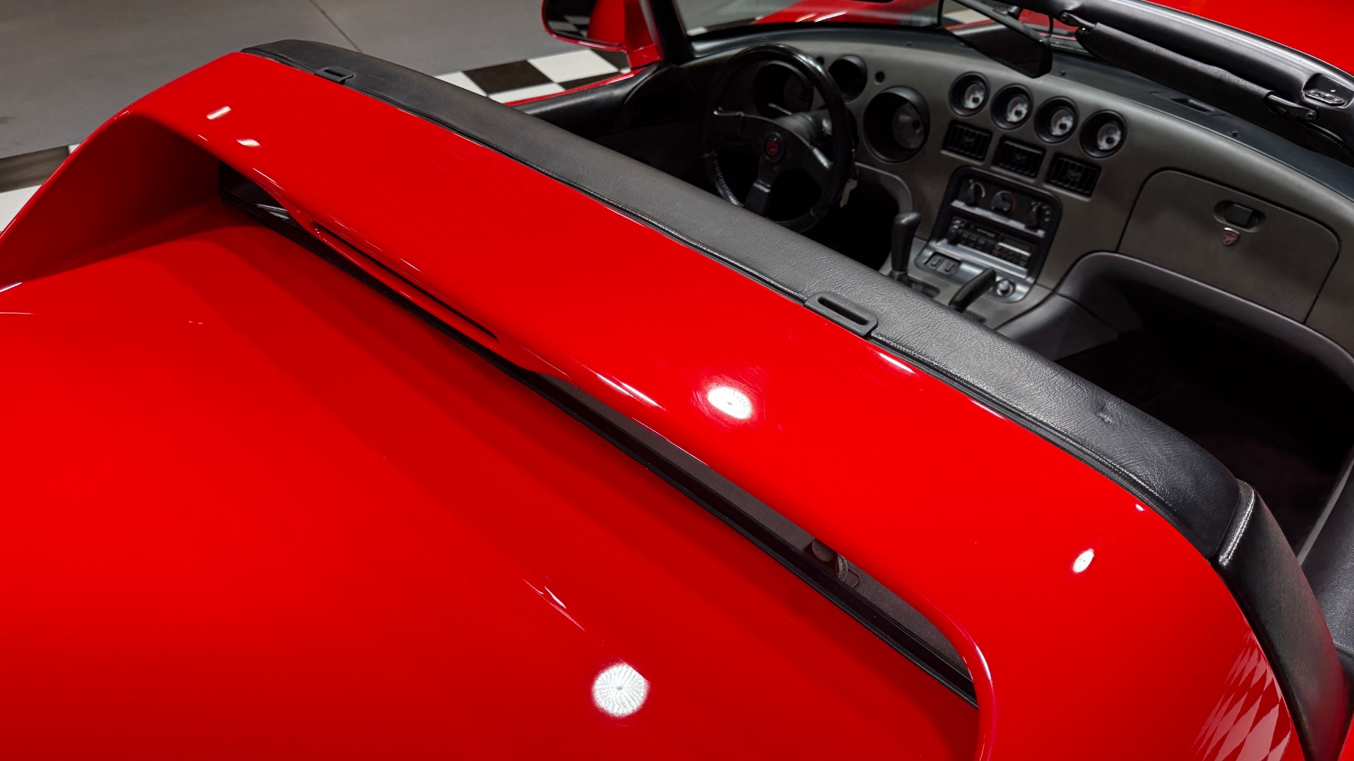 1992 Dodge Viper 33