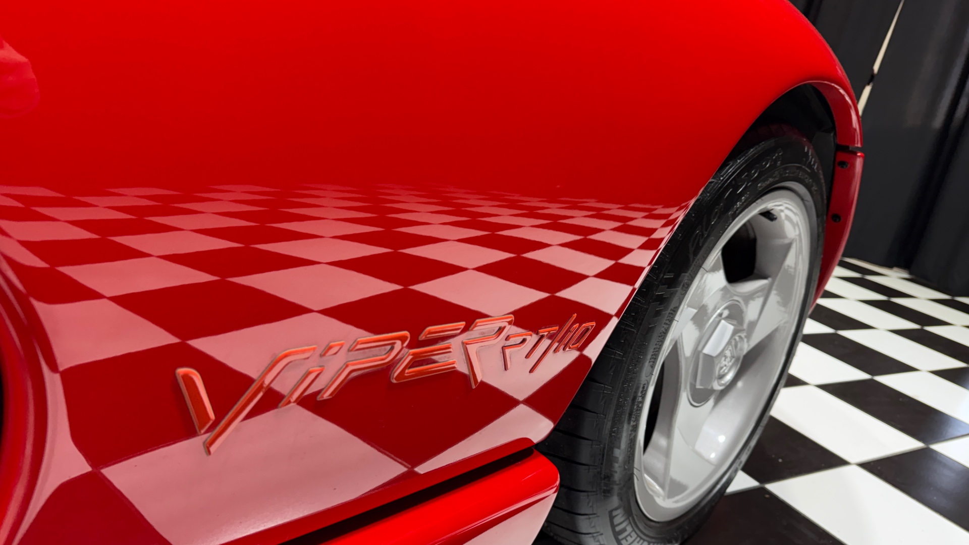 1992 Dodge Viper 36
