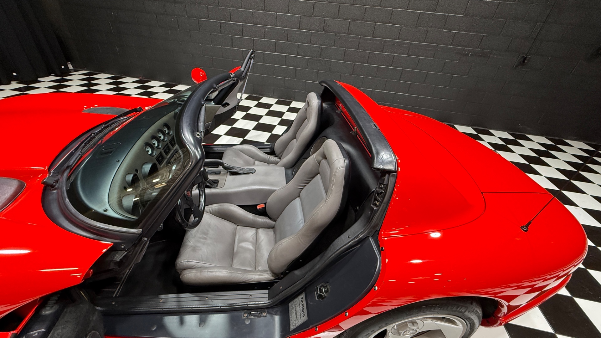 1992 Dodge Viper 66