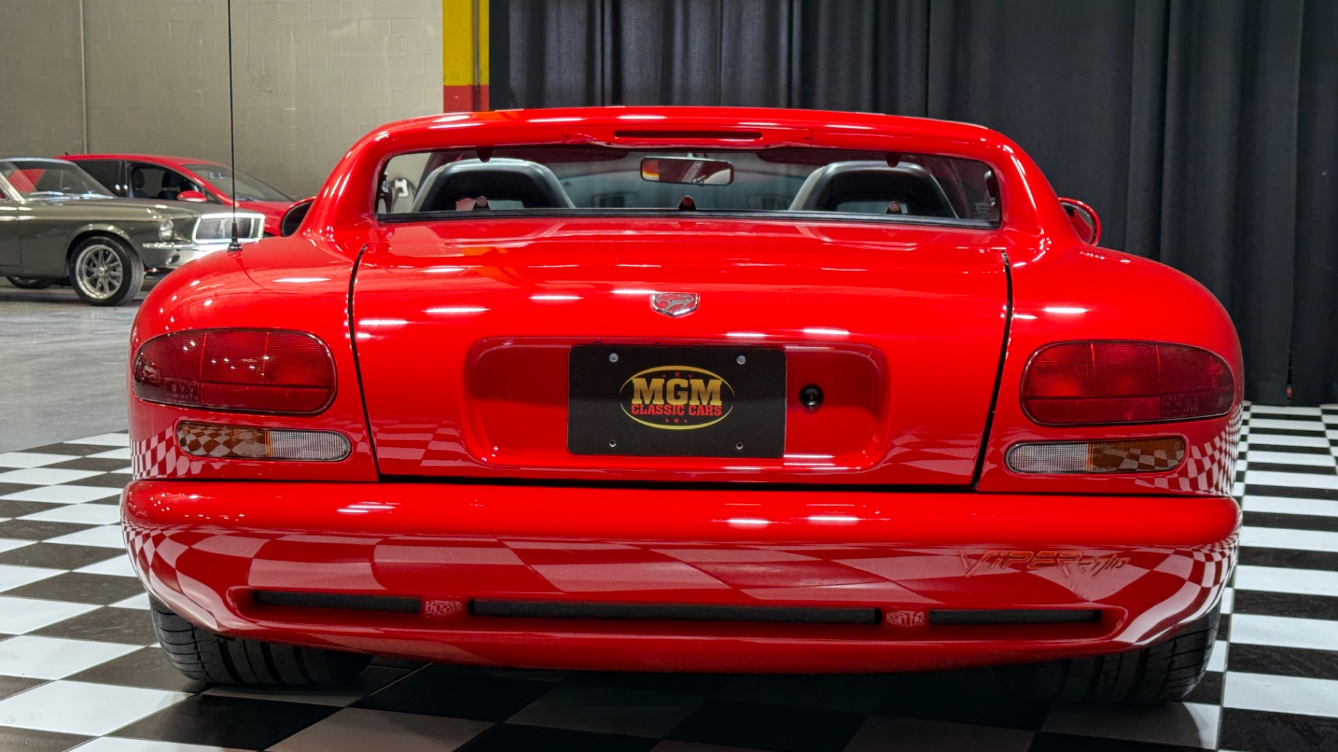 1992 Dodge Viper 9