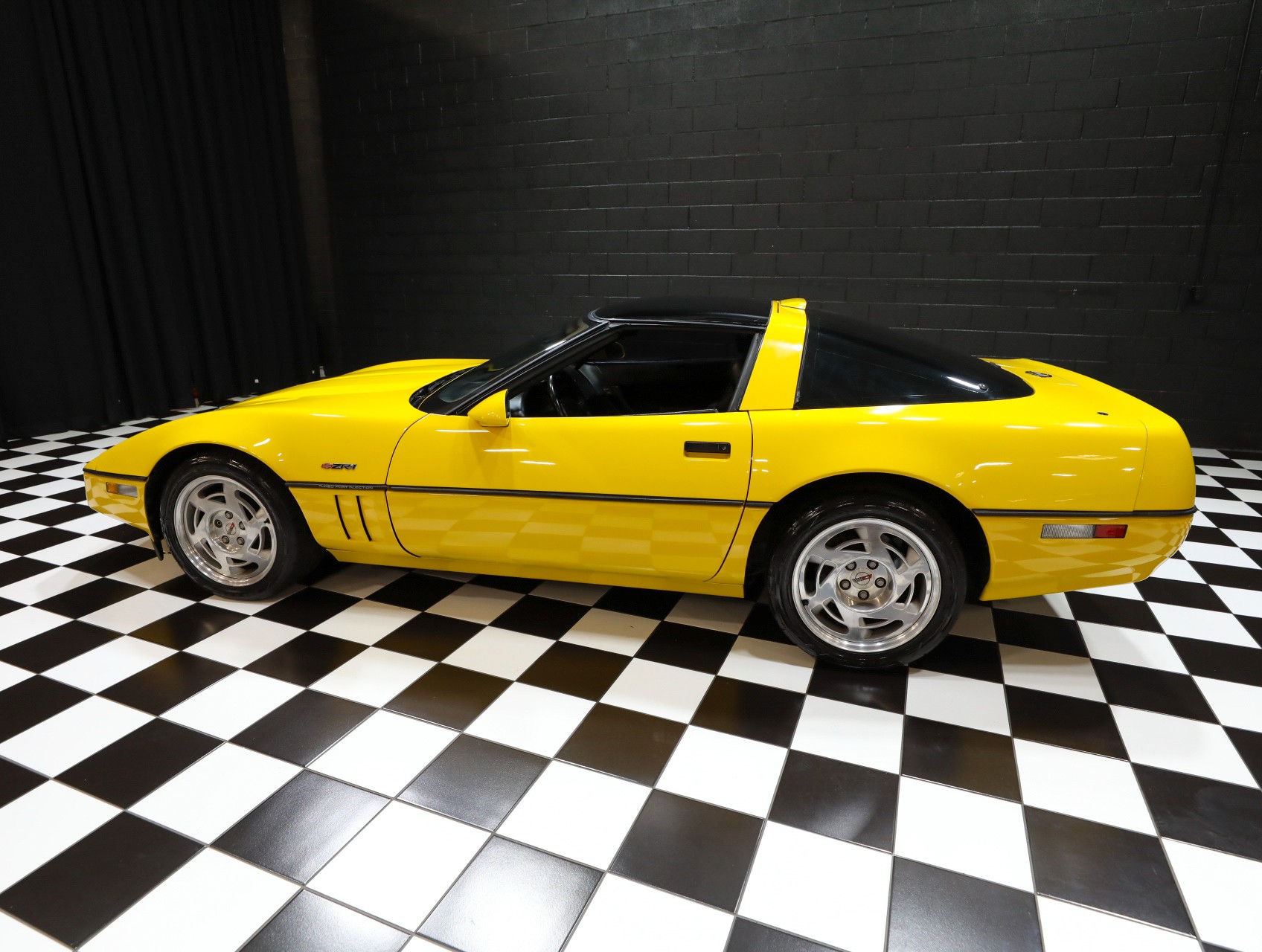 1990 Chevrolet Corvette 30