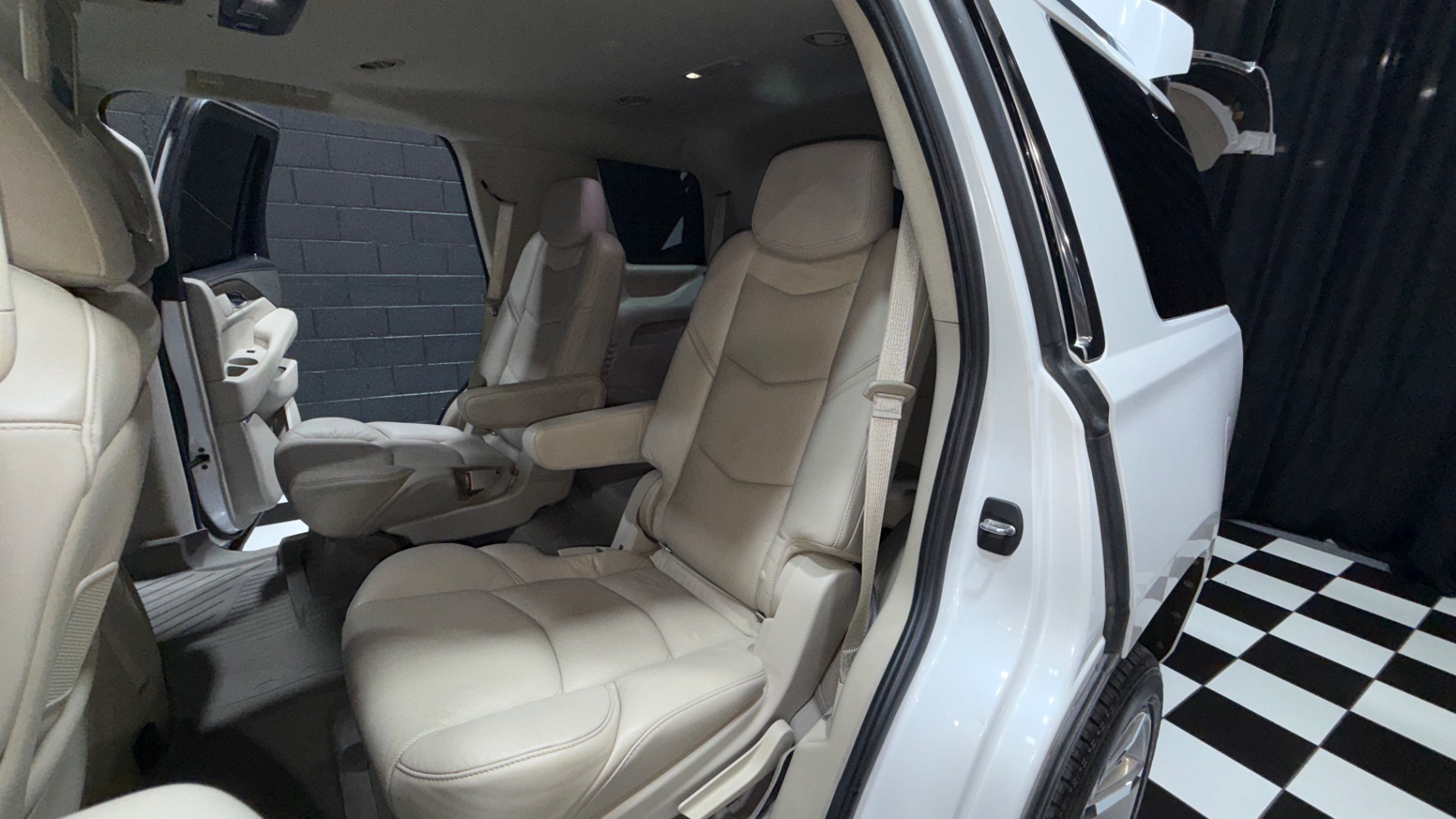 2020 Cadillac Escalade ESV 113