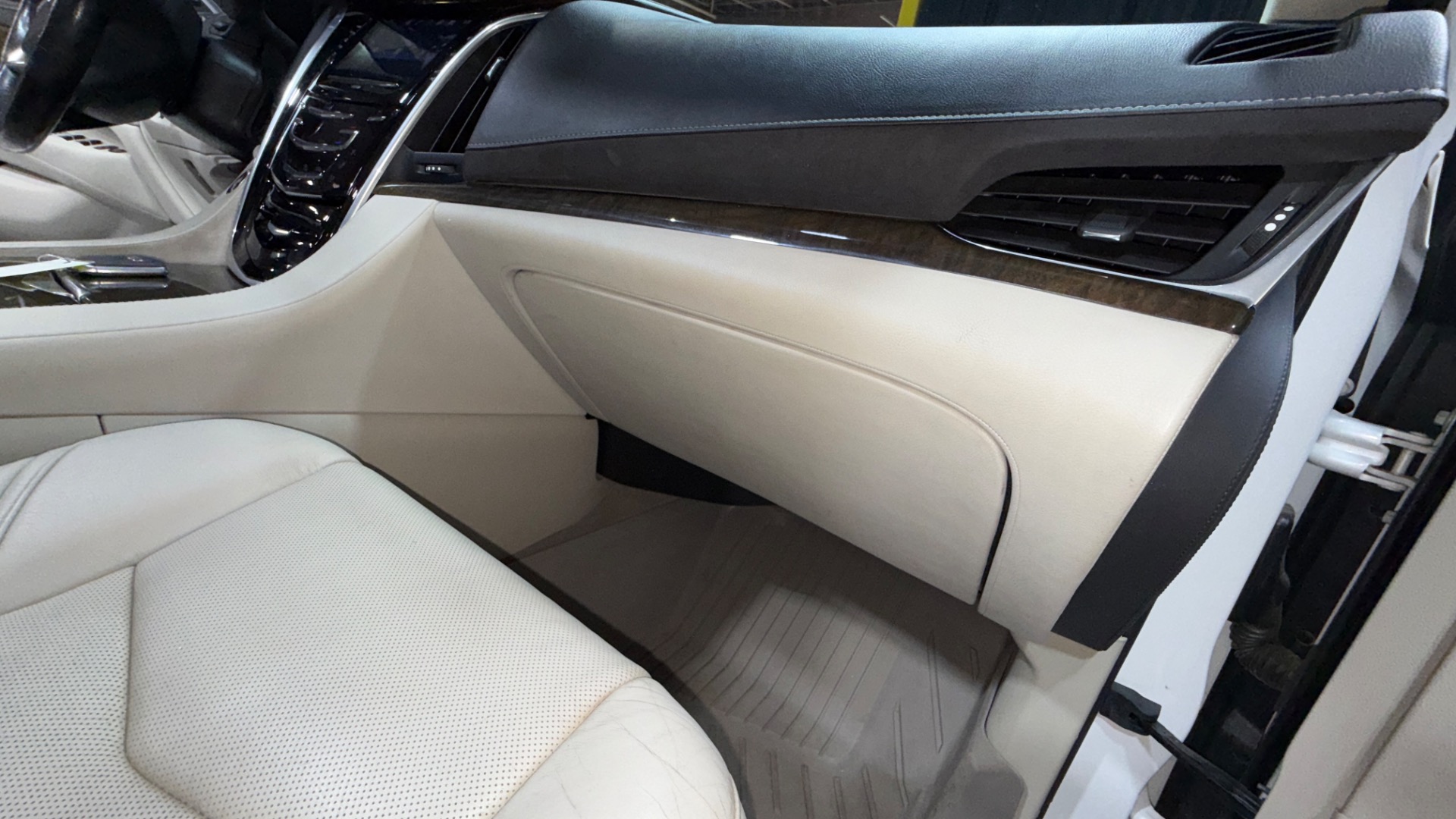 2020 Cadillac Escalade ESV 123