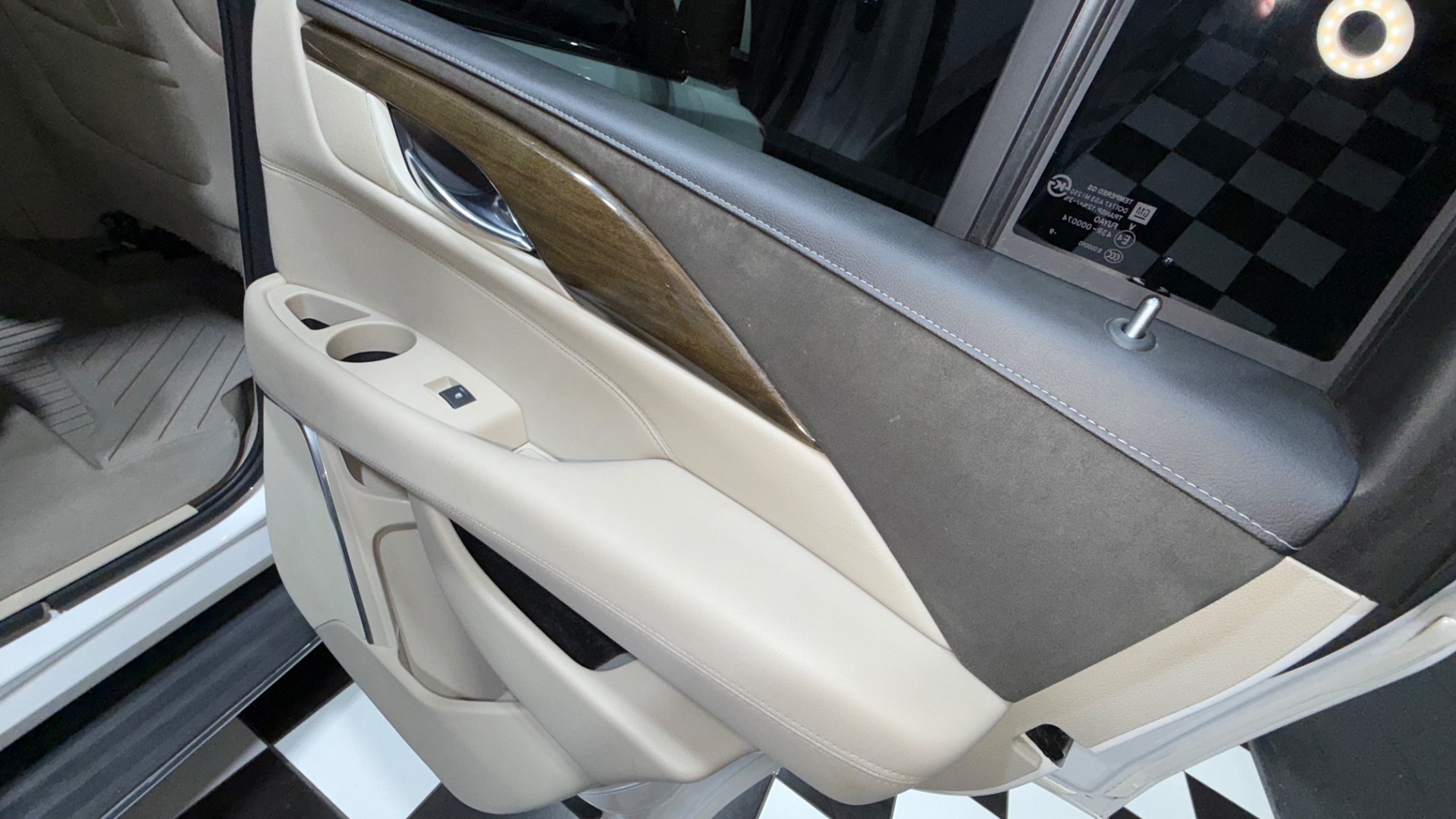 2020 Cadillac Escalade ESV 129
