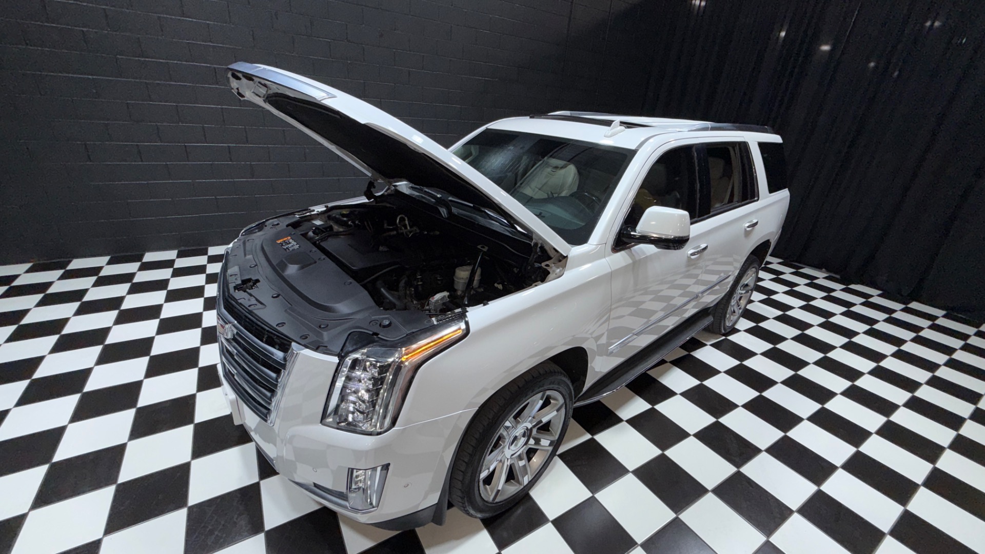 2020 Cadillac Escalade ESV 143