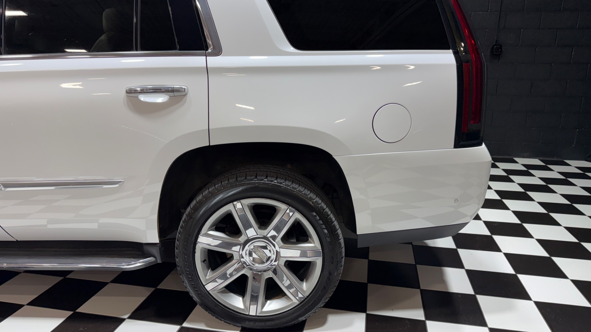 2020 Cadillac Escalade ESV 21