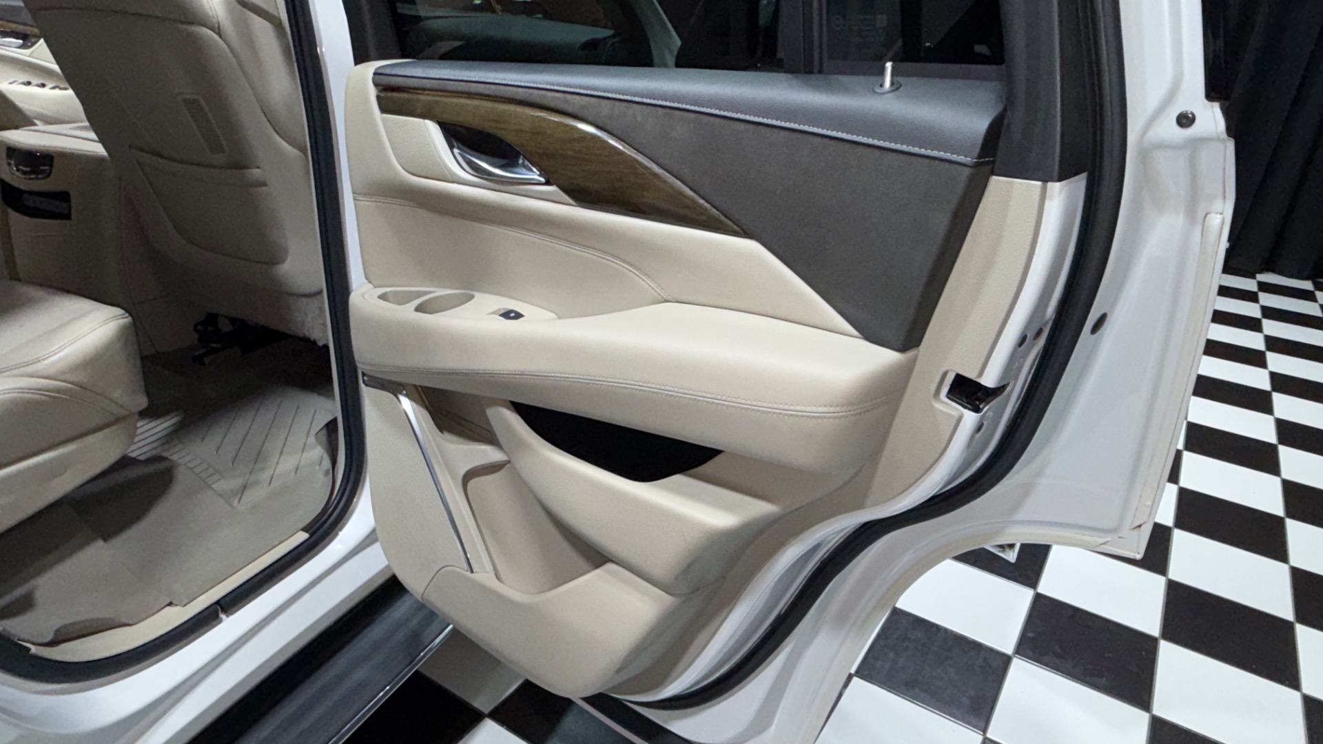 2020 Cadillac Escalade ESV 69