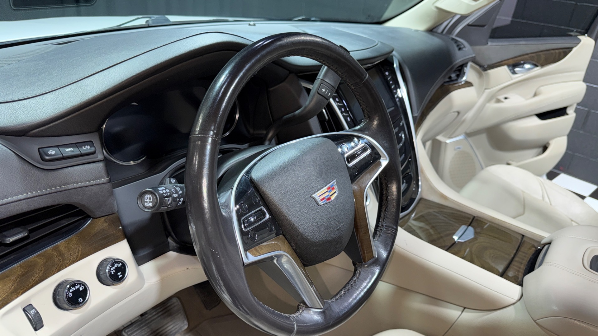 2020 Cadillac Escalade ESV 87