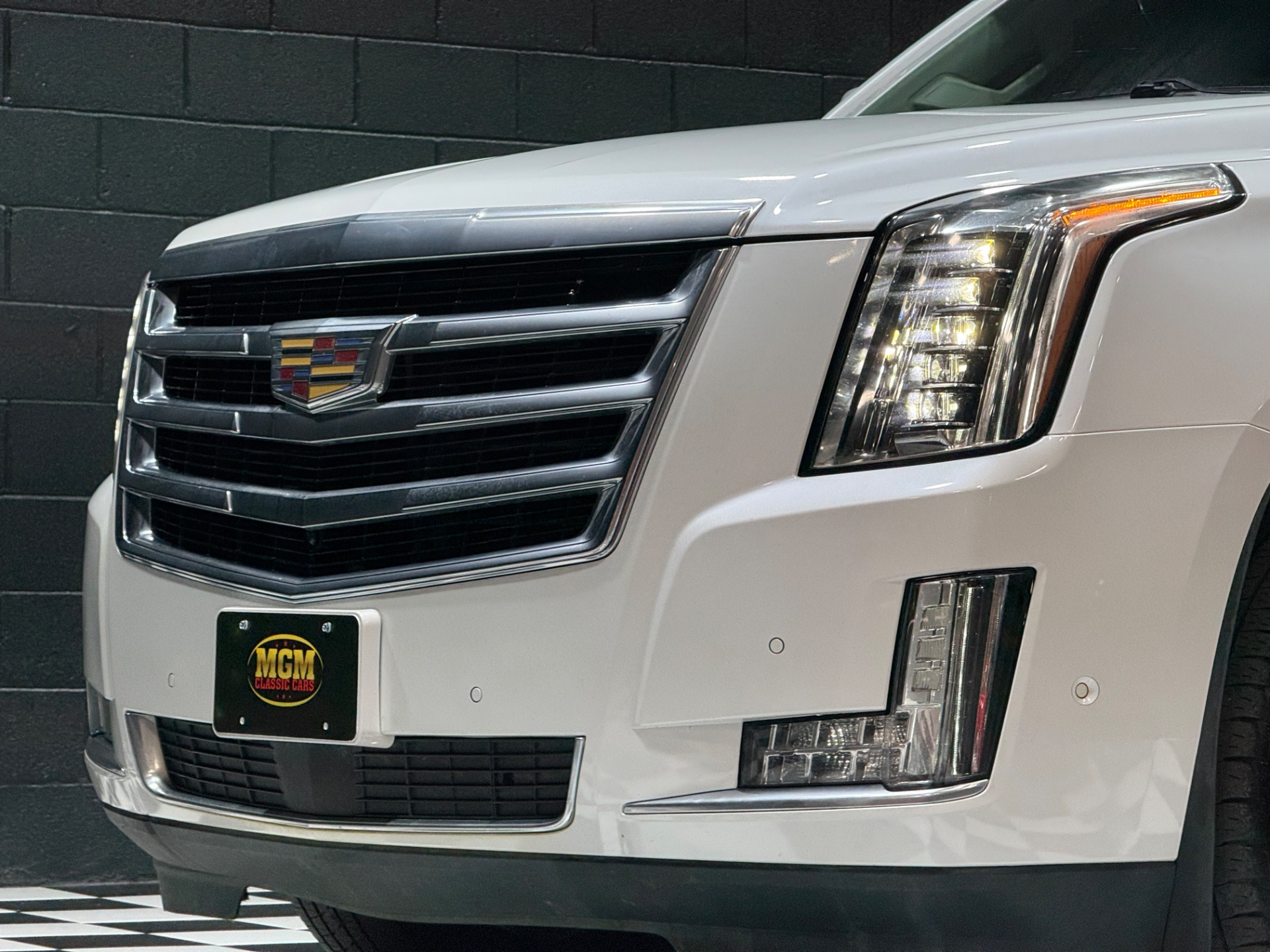 2020 Cadillac Escalade ESV 8