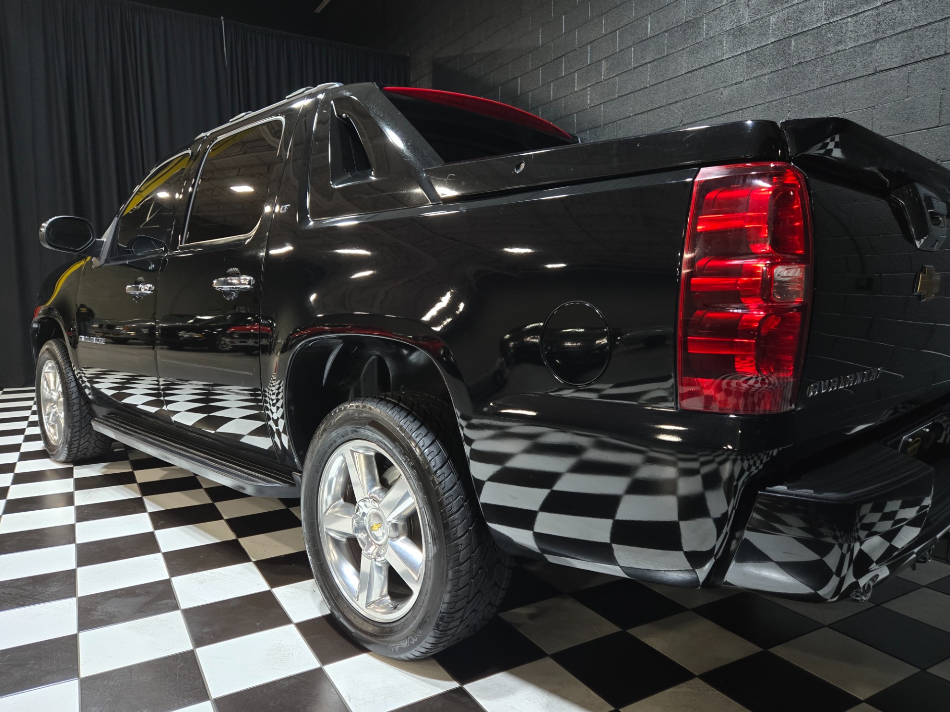 2012 Chevrolet Avalanche 23
