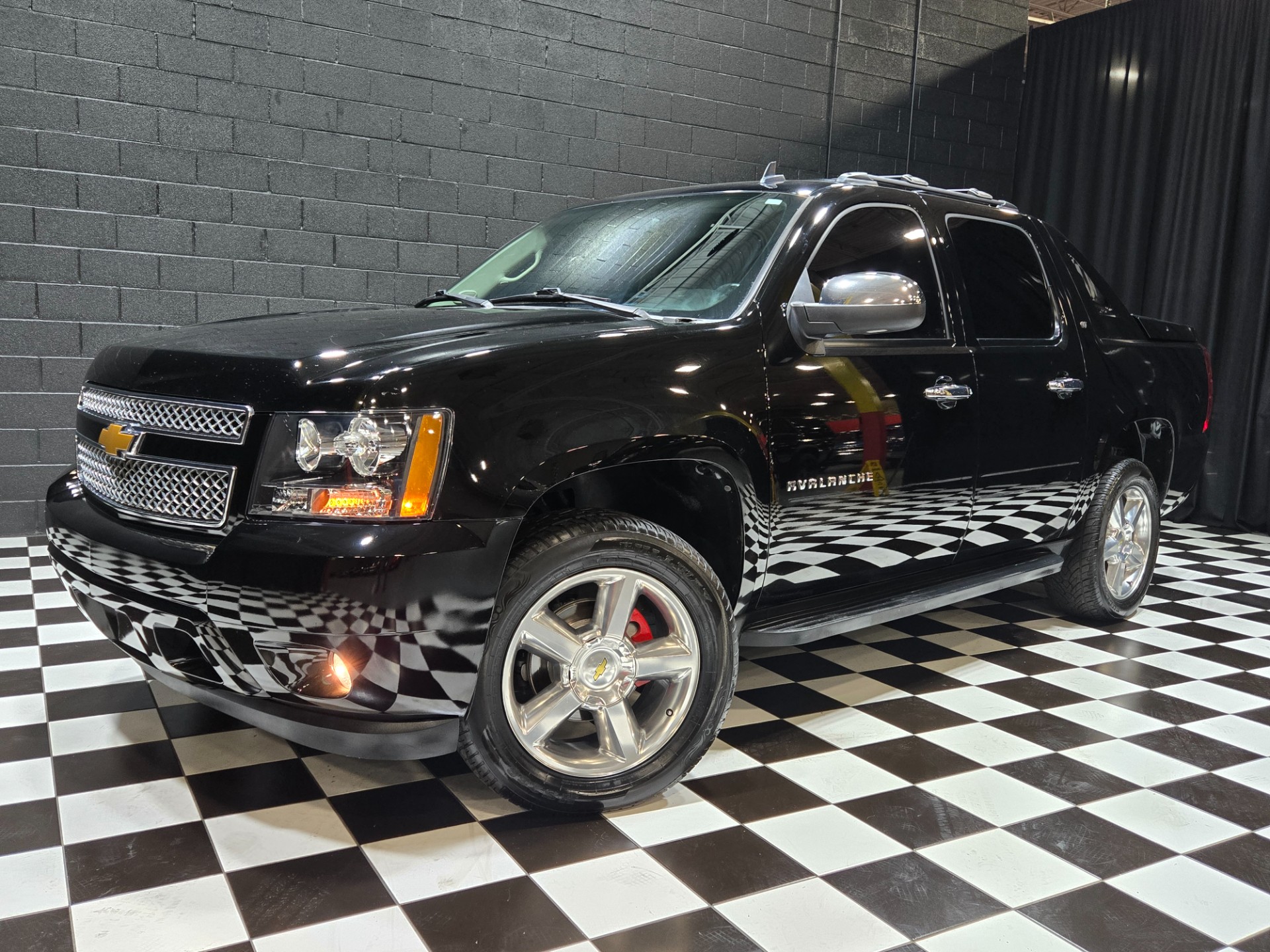 2012 Chevrolet Avalanche 2