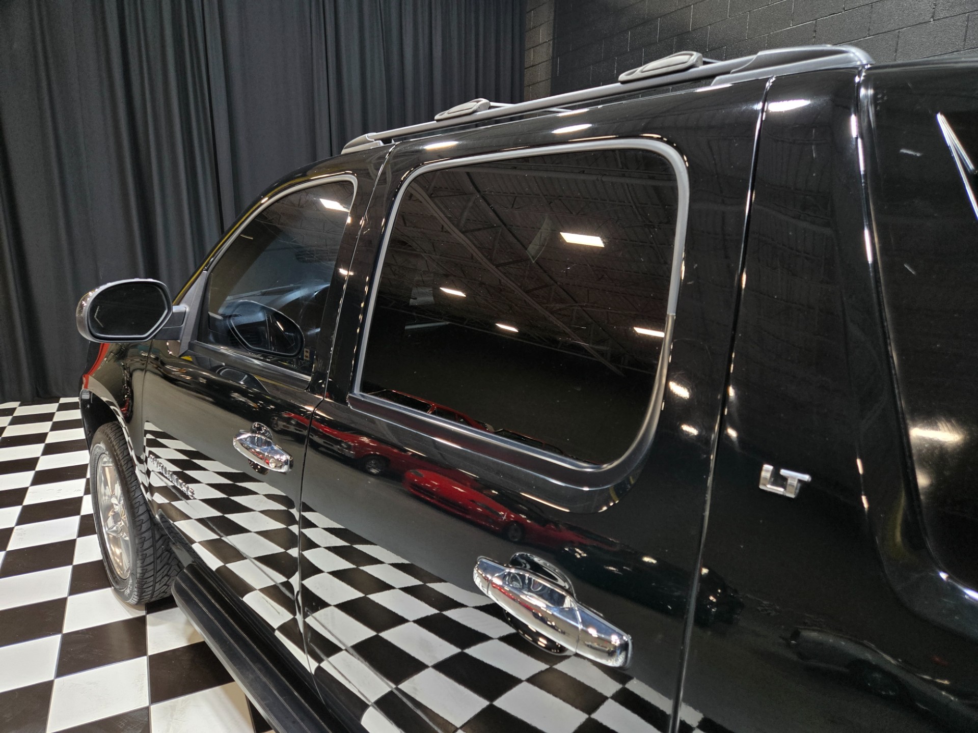 2012 Chevrolet Avalanche 33