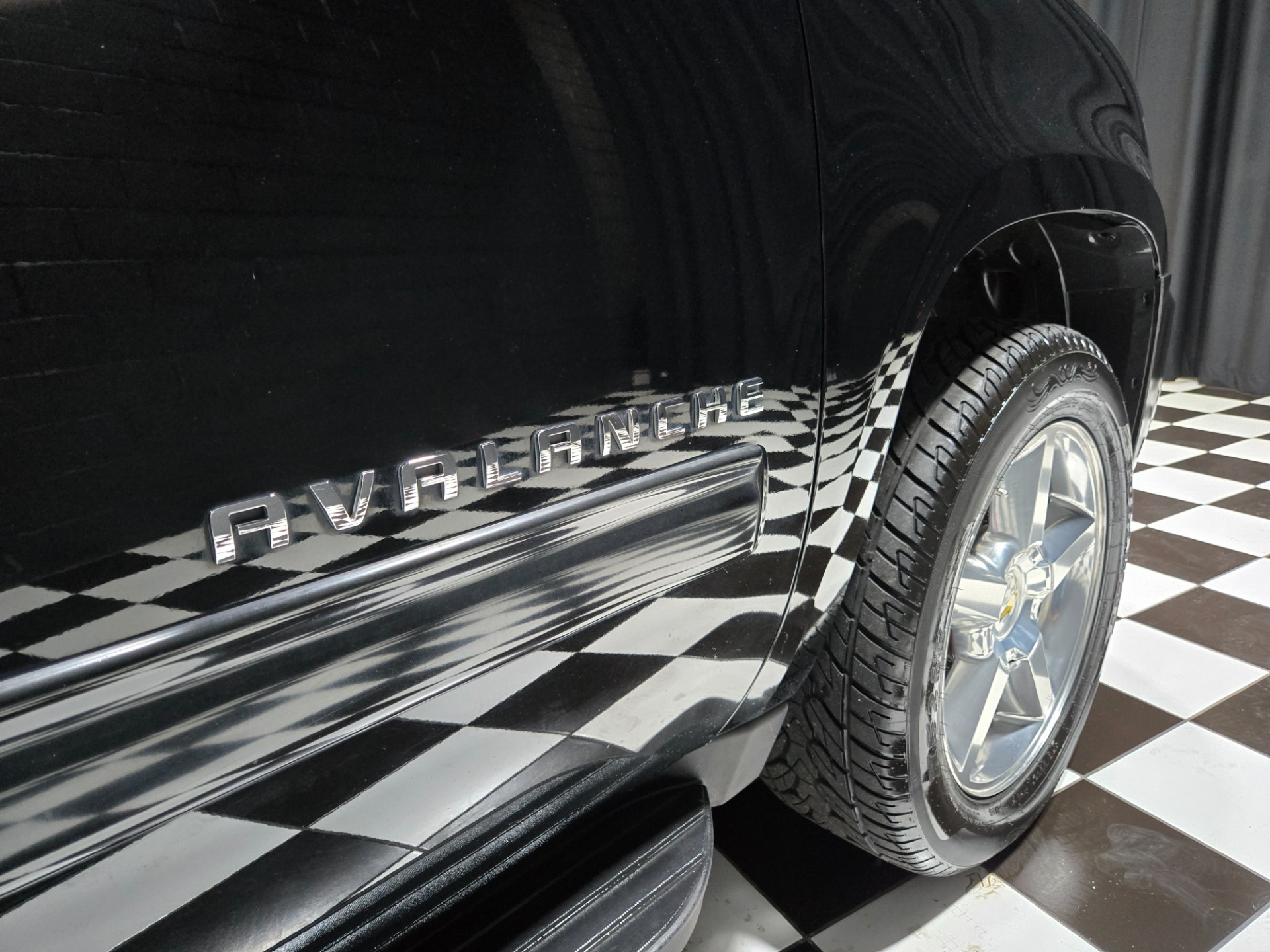 2012 Chevrolet Avalanche 52