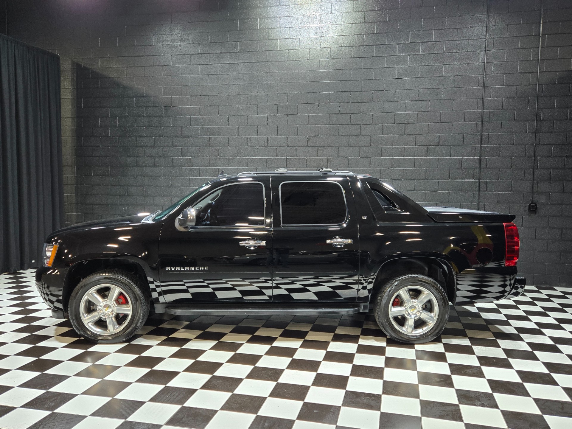 2012 Chevrolet Avalanche 62