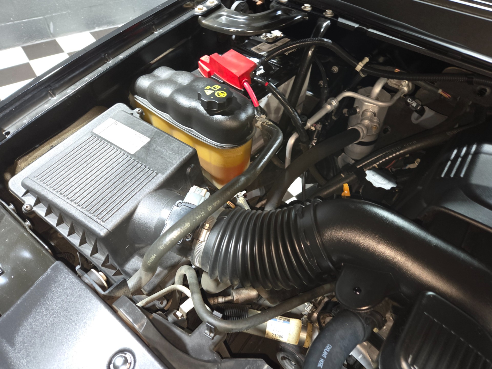 2012 Chevrolet Avalanche 76