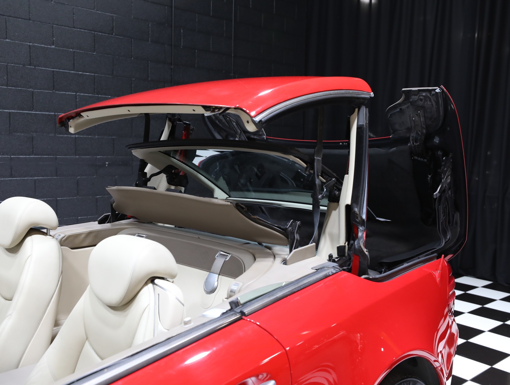 2003 Mercedes-Benz SL-Class 10