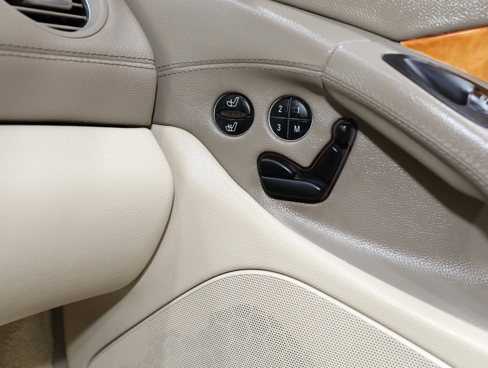 2003 Mercedes-Benz SL-Class 52