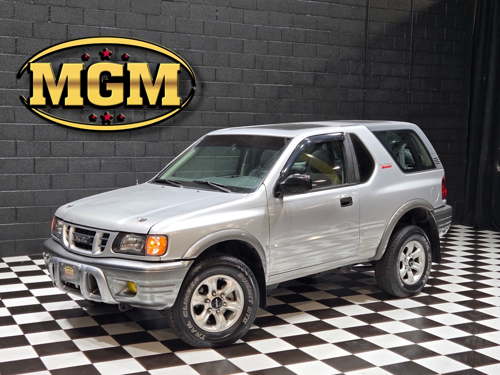 Bright Silver Metallic 2002 Isuzu Rodeo Sport SUV / Crossover Rear-Wheel Drive 4-Speed Automatic
