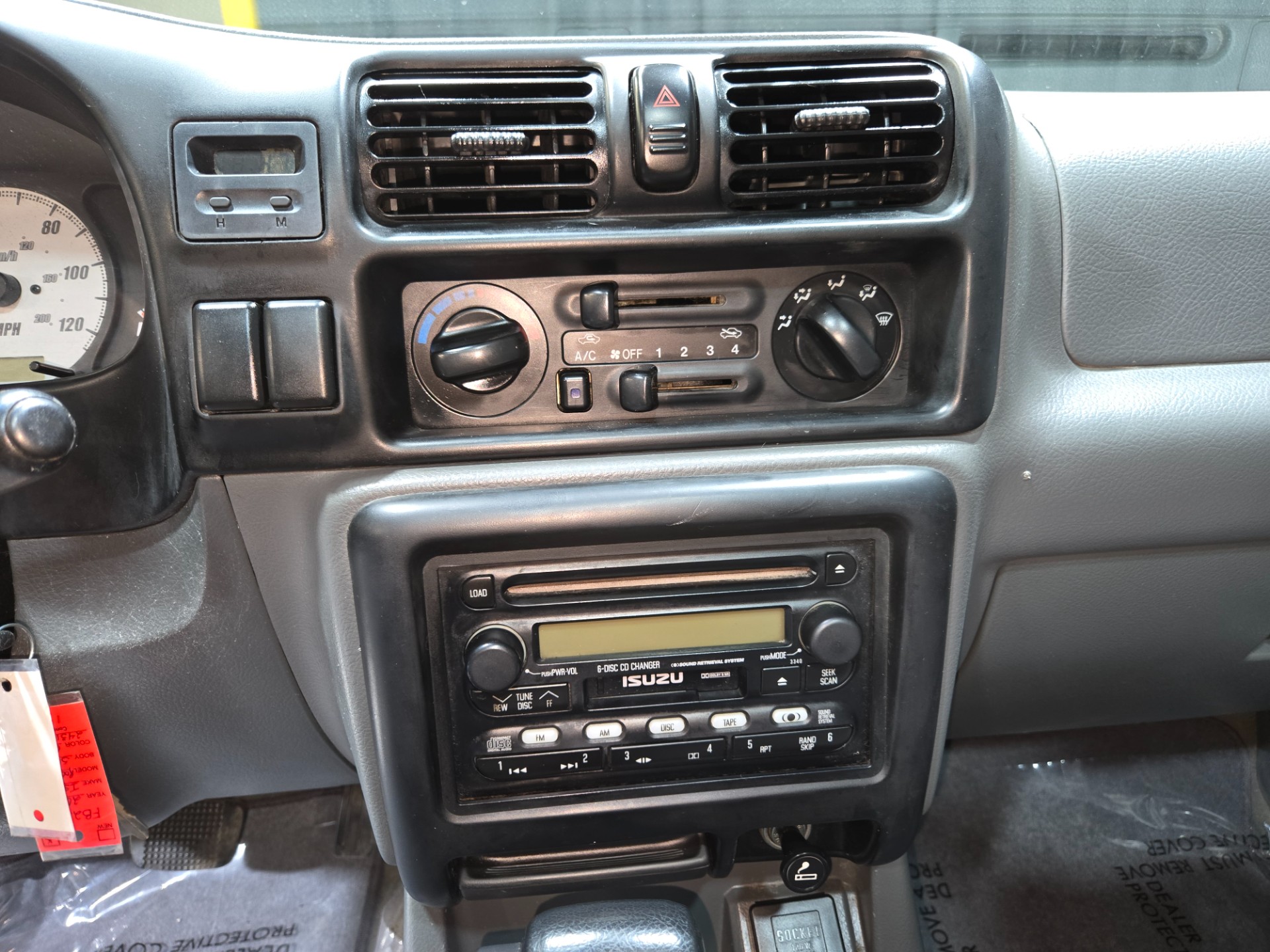 2002 Isuzu Rodeo Sport 12