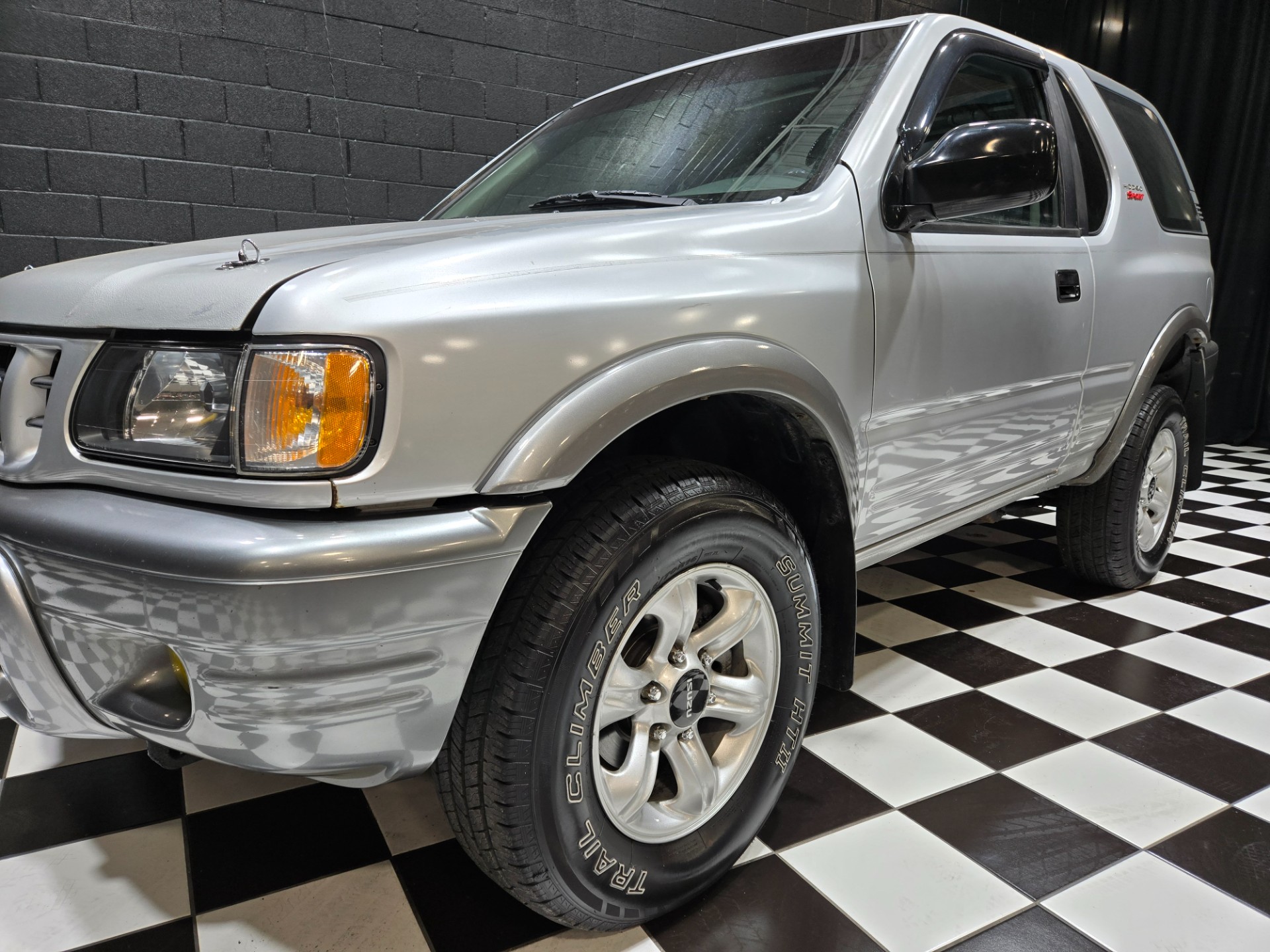 2002 Isuzu Rodeo Sport 14