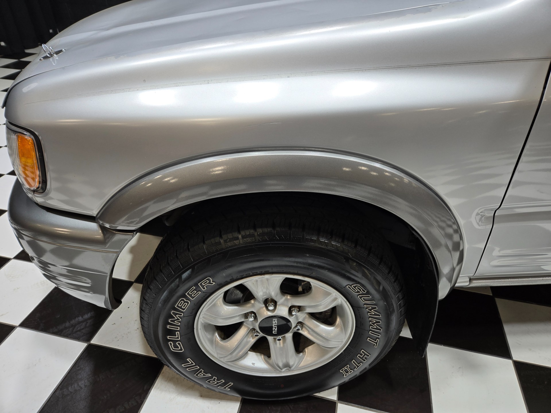 2002 Isuzu Rodeo Sport 19