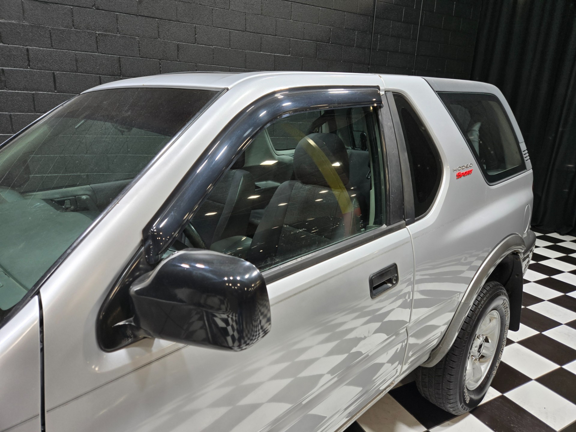 2002 Isuzu Rodeo Sport 22