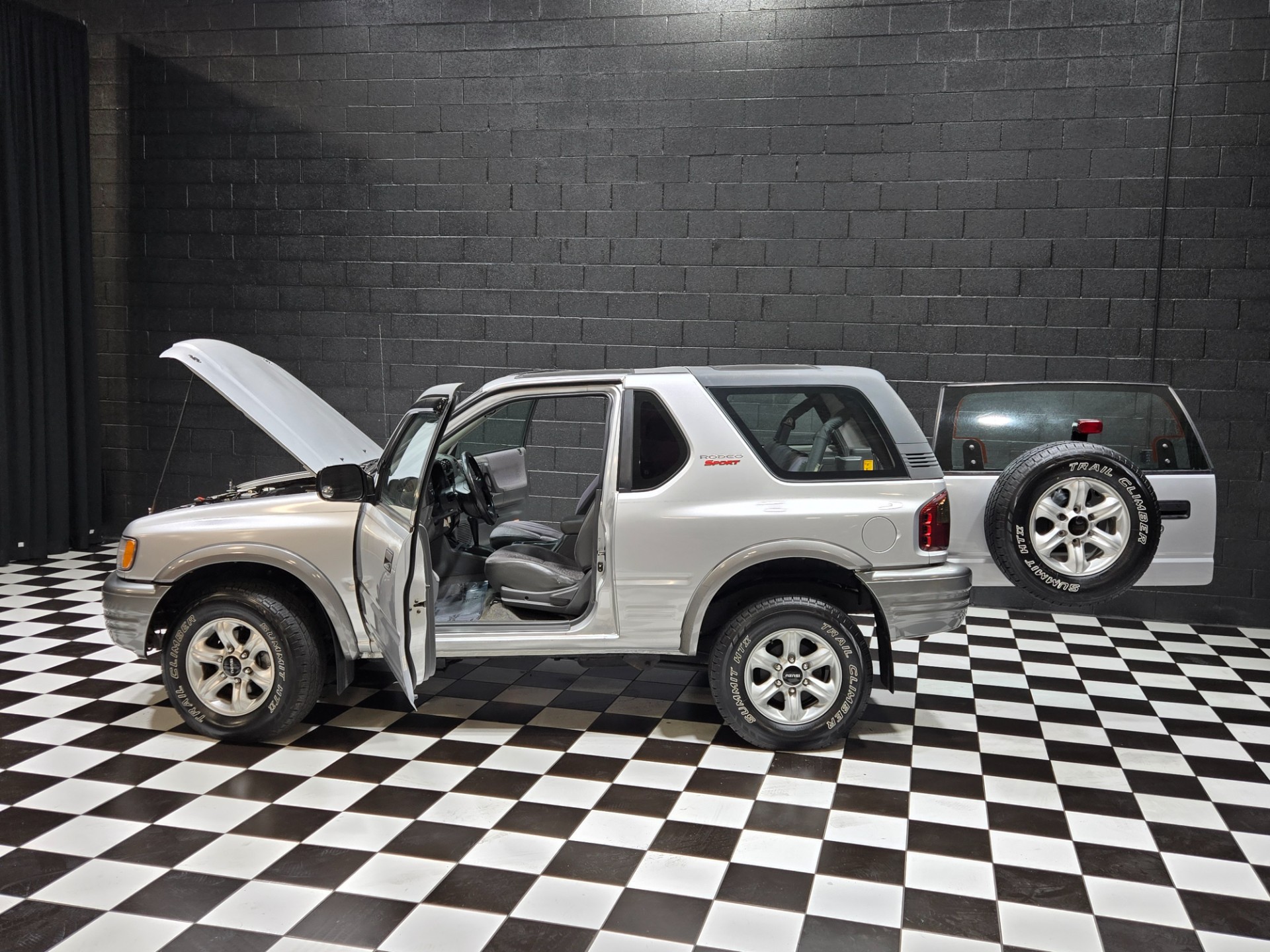 2002 Isuzu Rodeo Sport 2