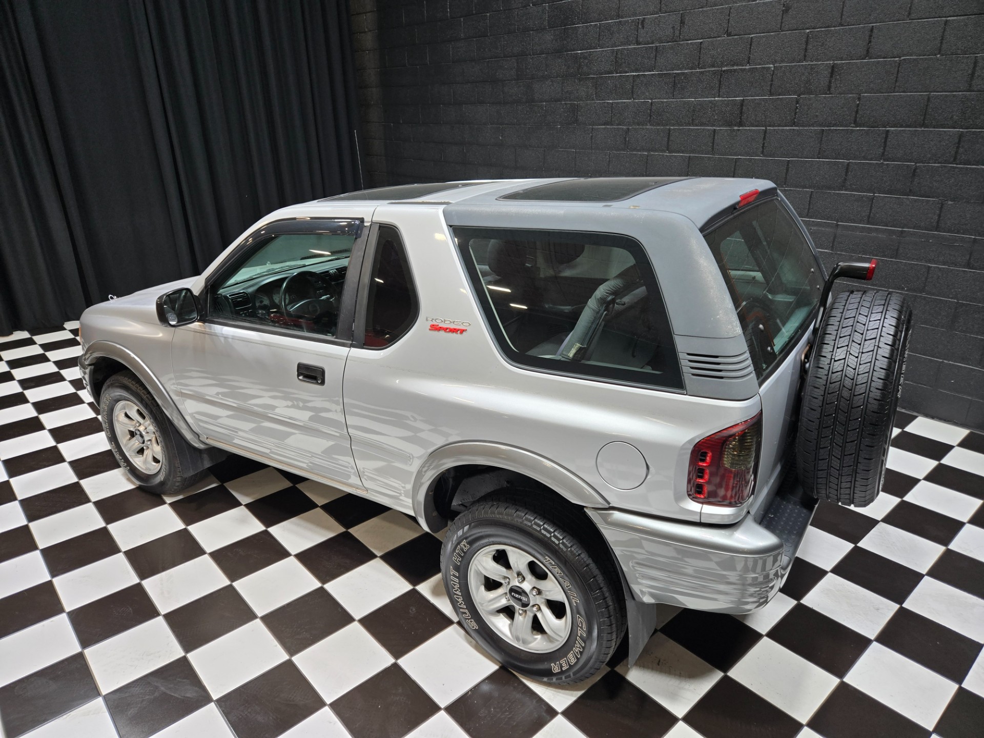 2002 Isuzu Rodeo Sport 39
