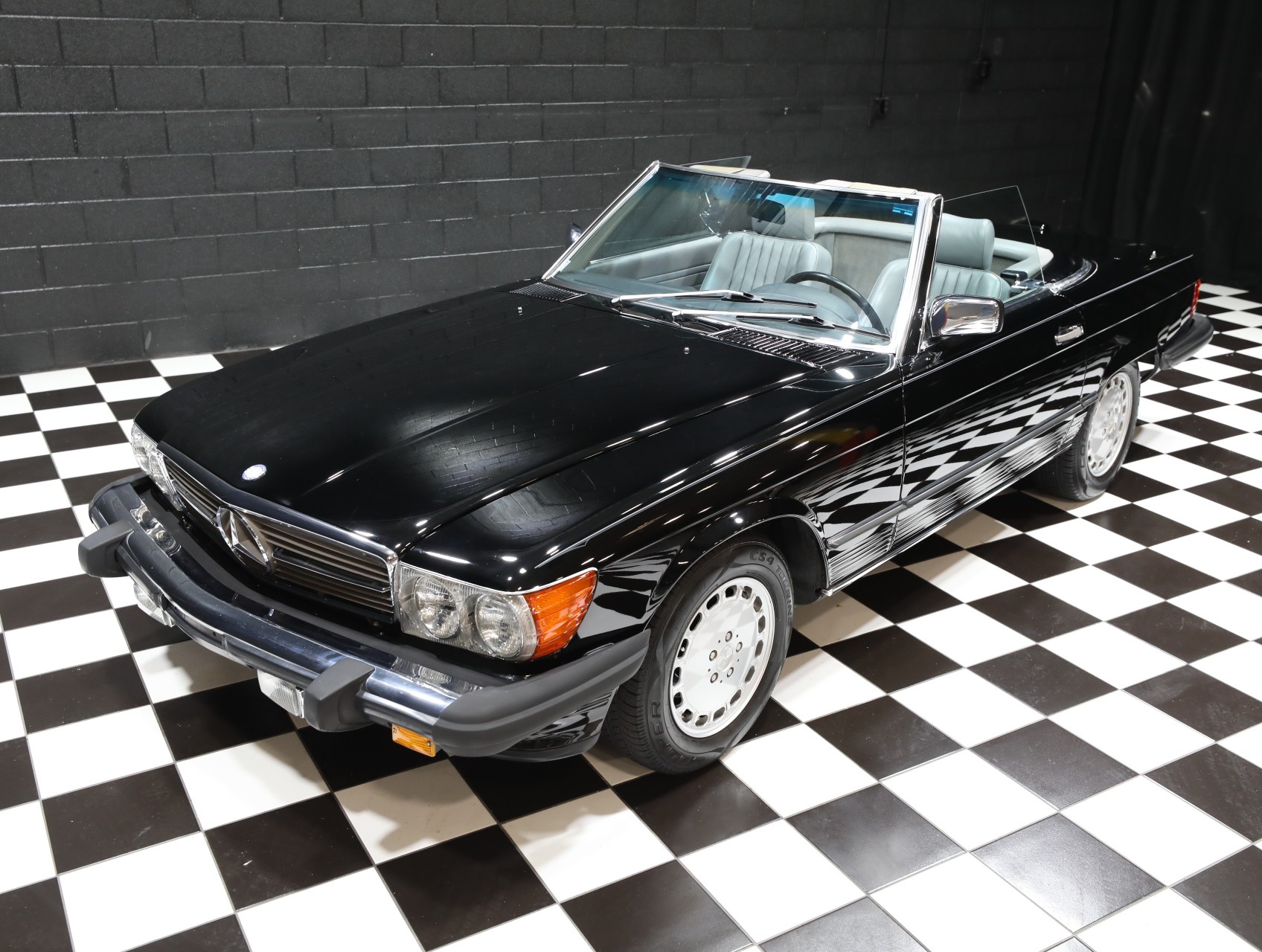 1989 Mercedes-Benz 560-Class 12